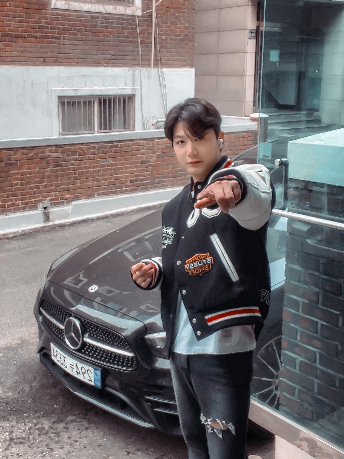 Stussy x Our Legacy x Denim Tears TTL Varsity Jacket Black 착용 스타일 - 1
