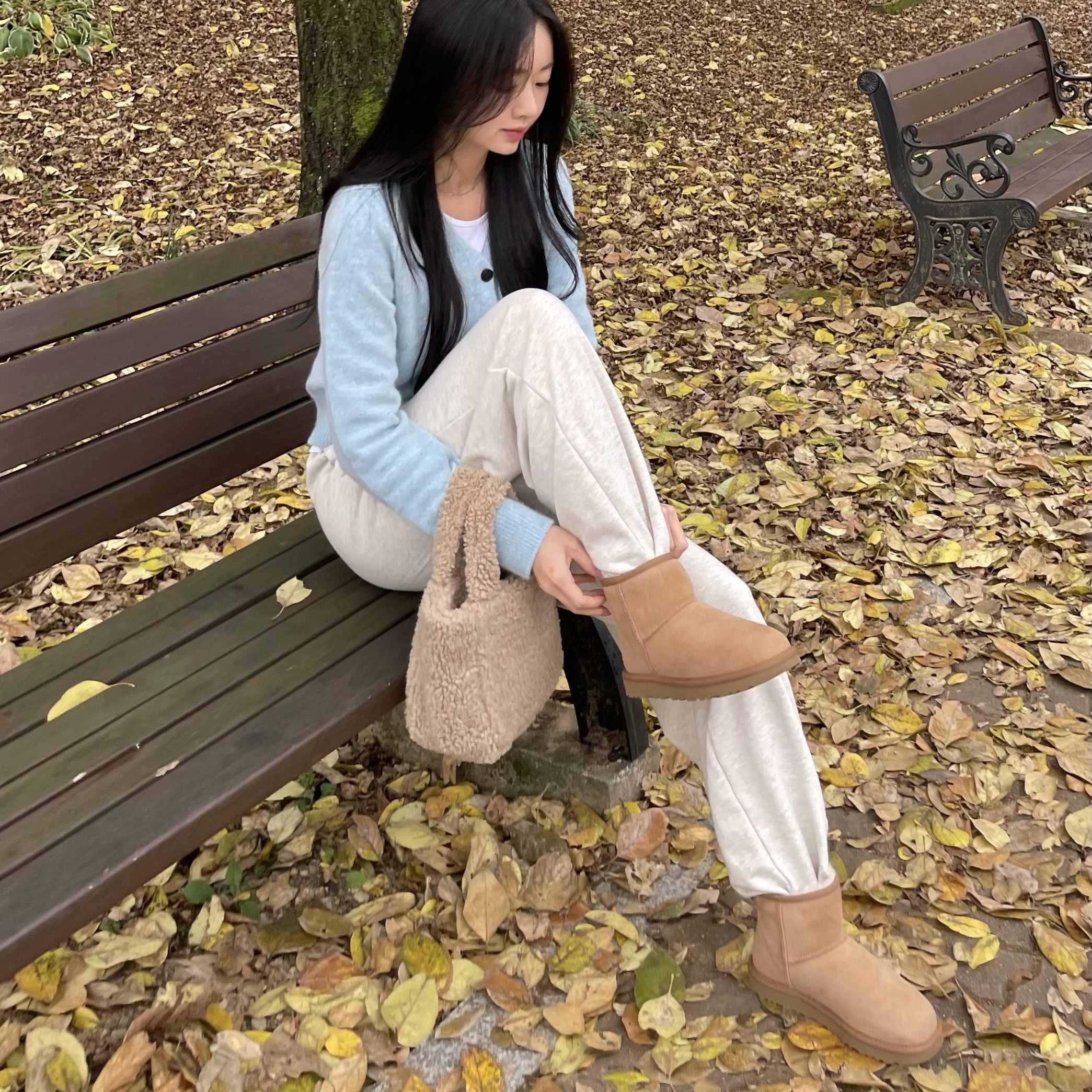 (W) UGG Classic Mini II Boots Chestnut 착용 스타일