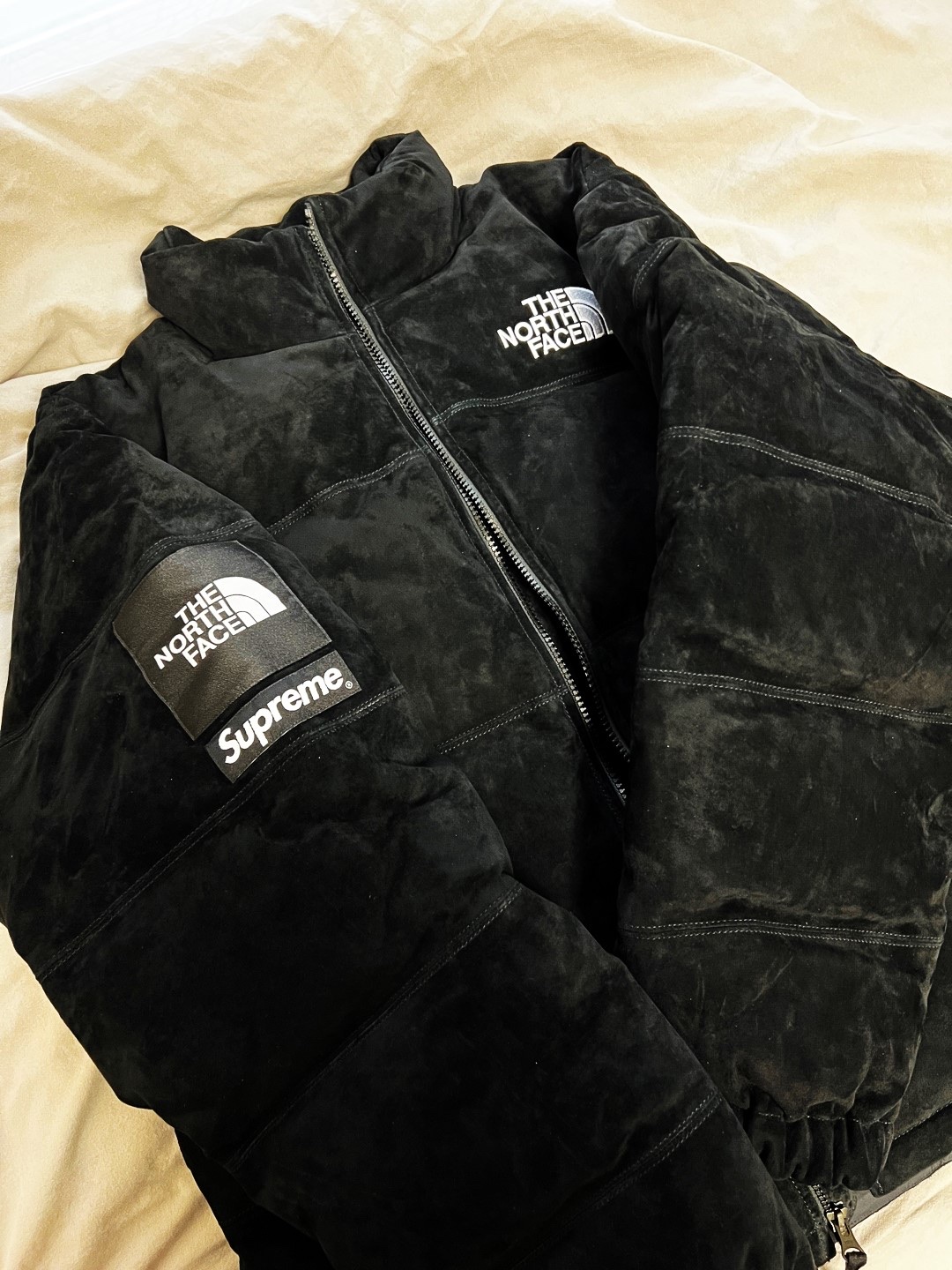 Supreme x The North Face Suede Nuptse Jacket Black - 23FW 착용 스타일