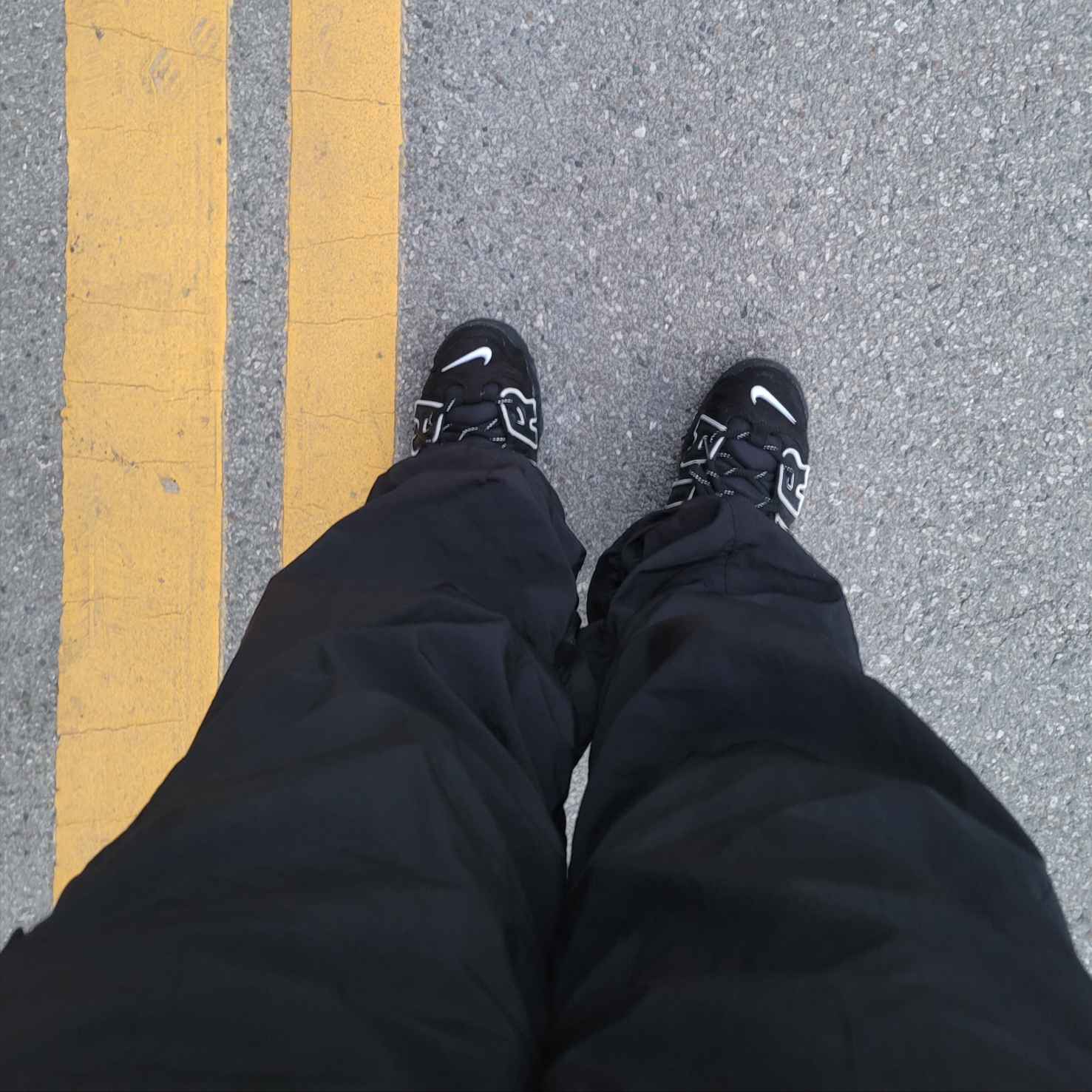 Nike x Ambush Air More Uptempo Low Black and White 착용 스타일
