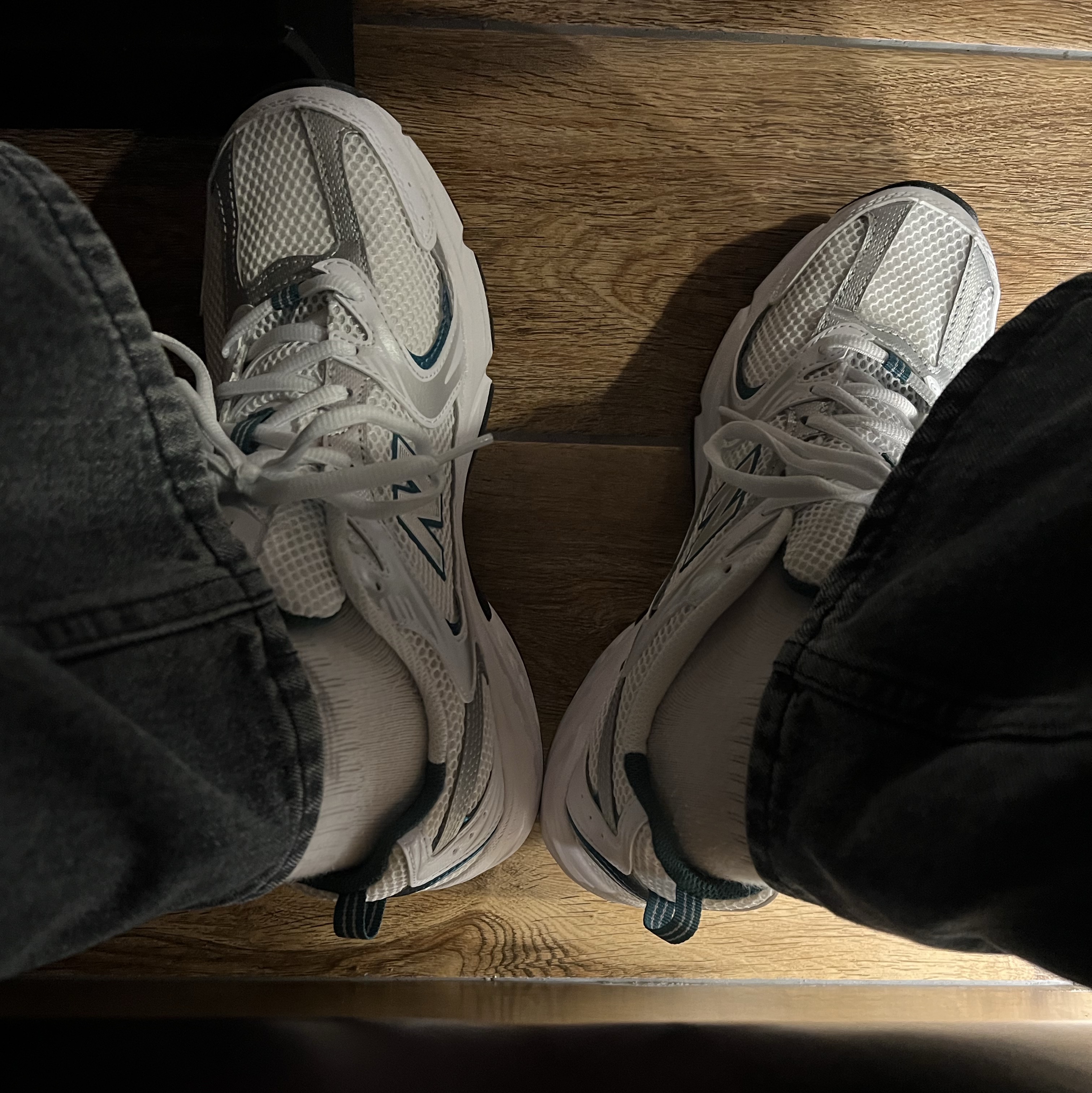 New Balance 530 White Mint 착용 스타일