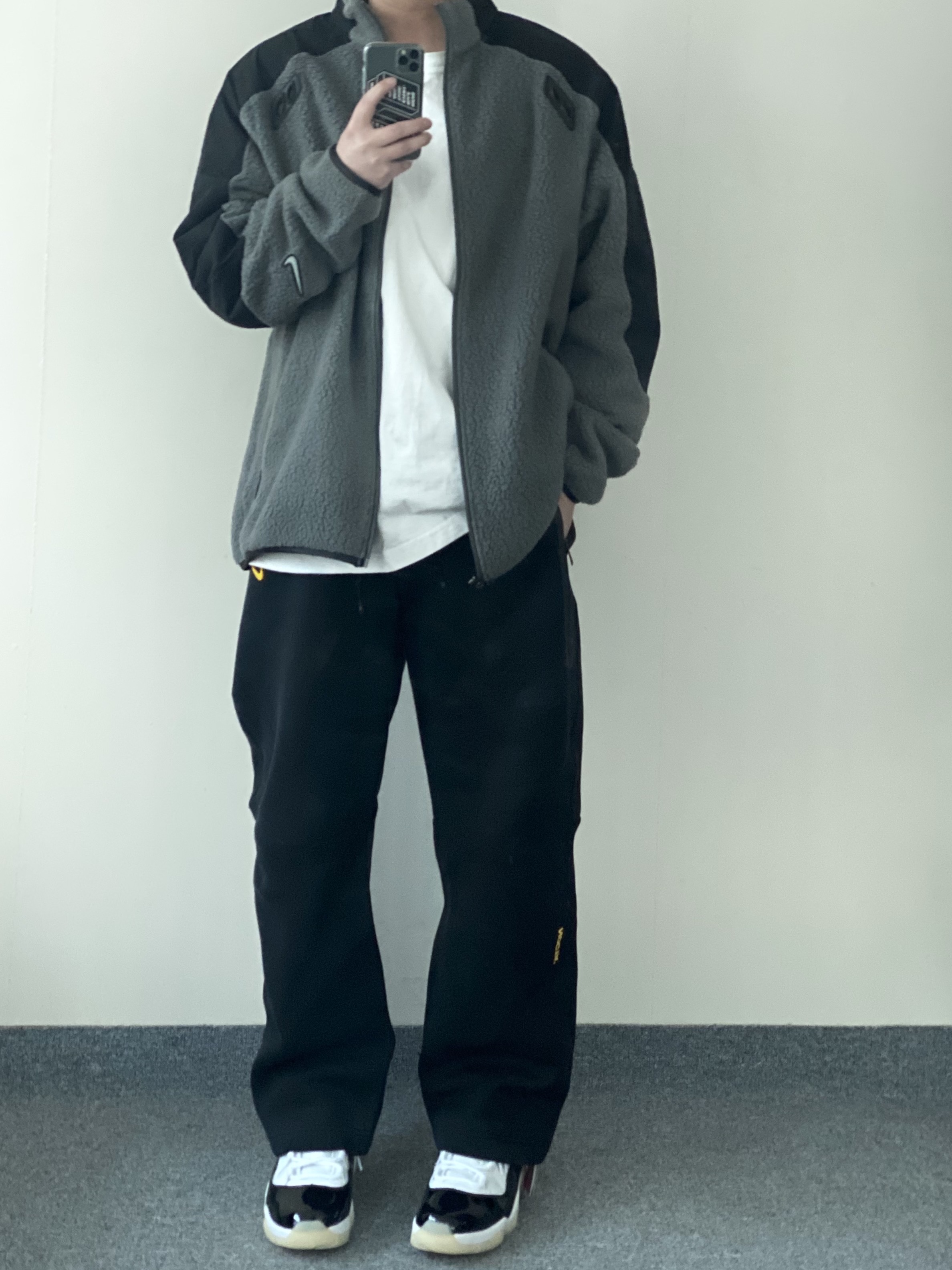 Nike x Drake Nocta 8K Peaks Track Jacket Iron Grey (DV3635-068), Jordan 11 Retro Gratitude 착용 스타일 - 3