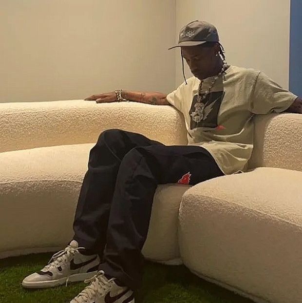 Nike x Travis Scott Mac Attack SP Light Smoke Grey 착용 스타일