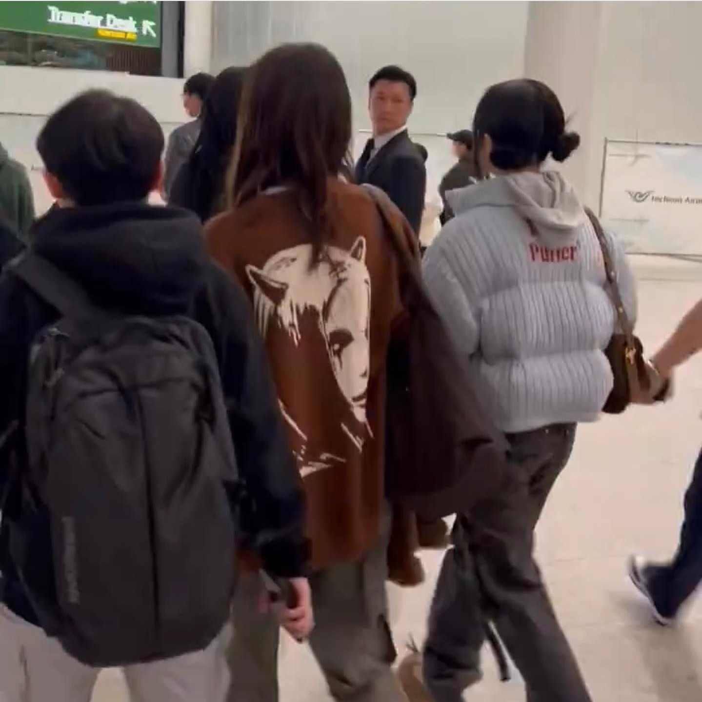 BAPE Manhunt #1 Beige 착용 스타일 - 5