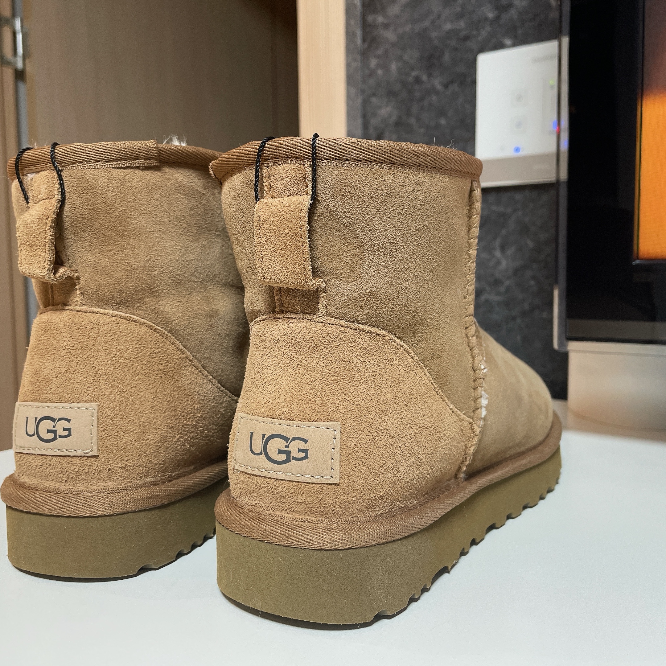 (W) UGG Classic Mini II Boots Chestnut 착용 스타일 - 1