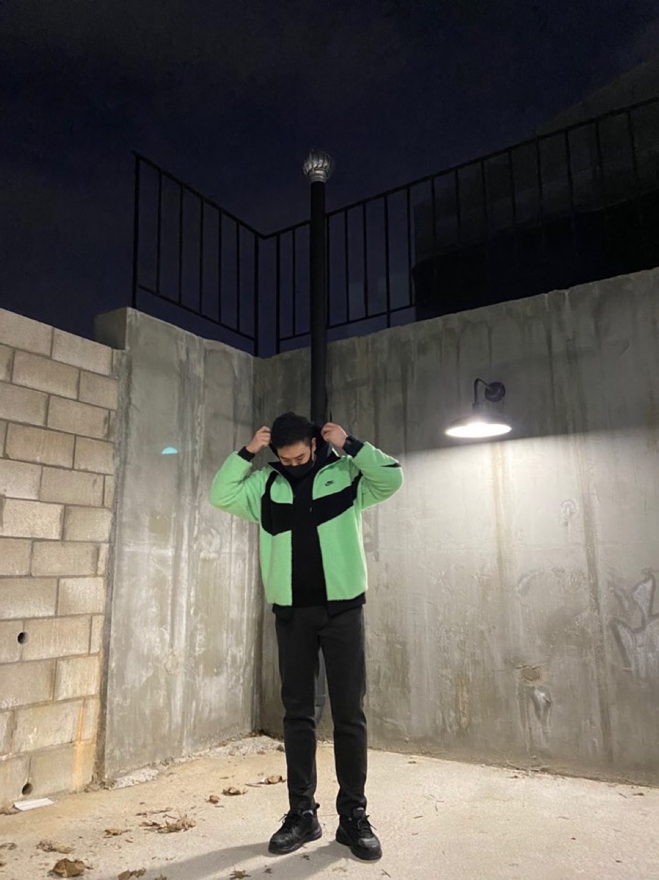 Nike Big Swoosh Full Zip Jacket Green Black, Yeezy Gap Hoodie Black 착용 스타일