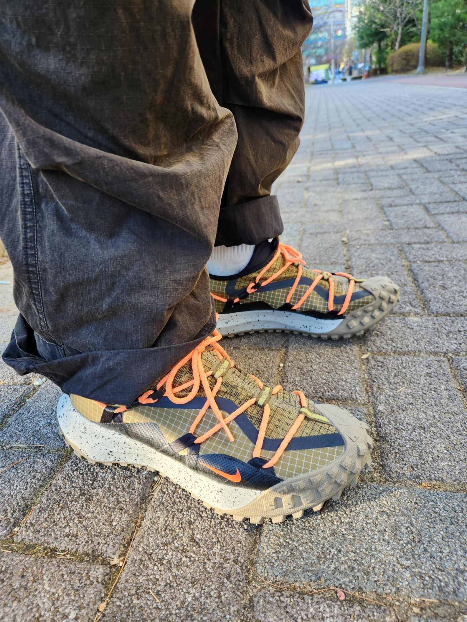 Nike ACG Mountain Fly Low Gore-Tex SE Hazel Rush 착용 스타일 - 3