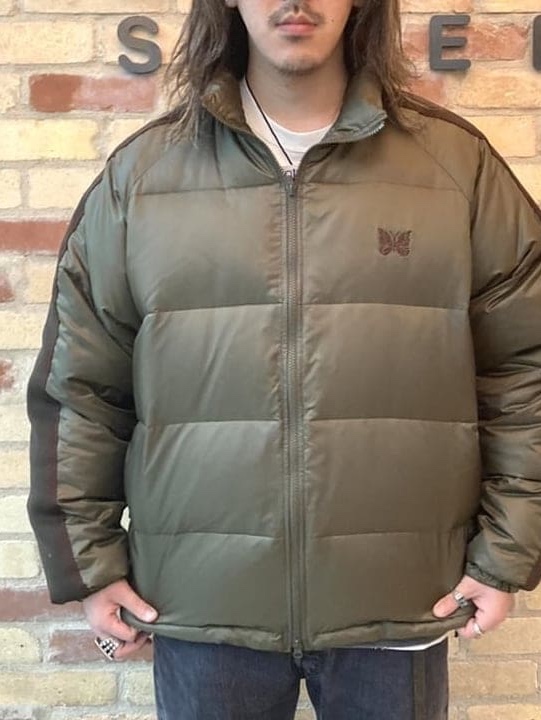 Needles x Beams Down Jacket Olive 착용 스타일 - 2