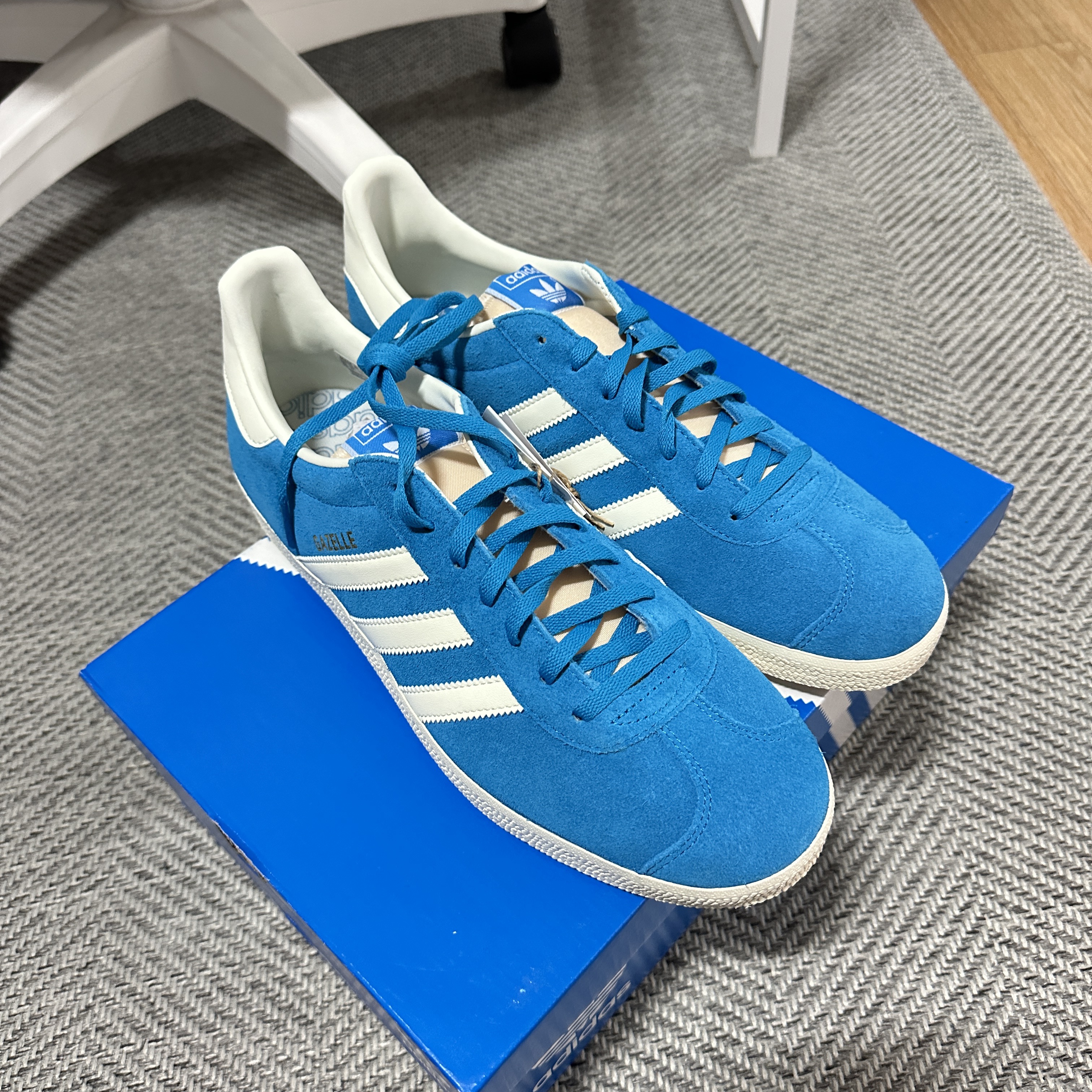 Adidas Gazelle Bold Aqua Off White 착용 스타일