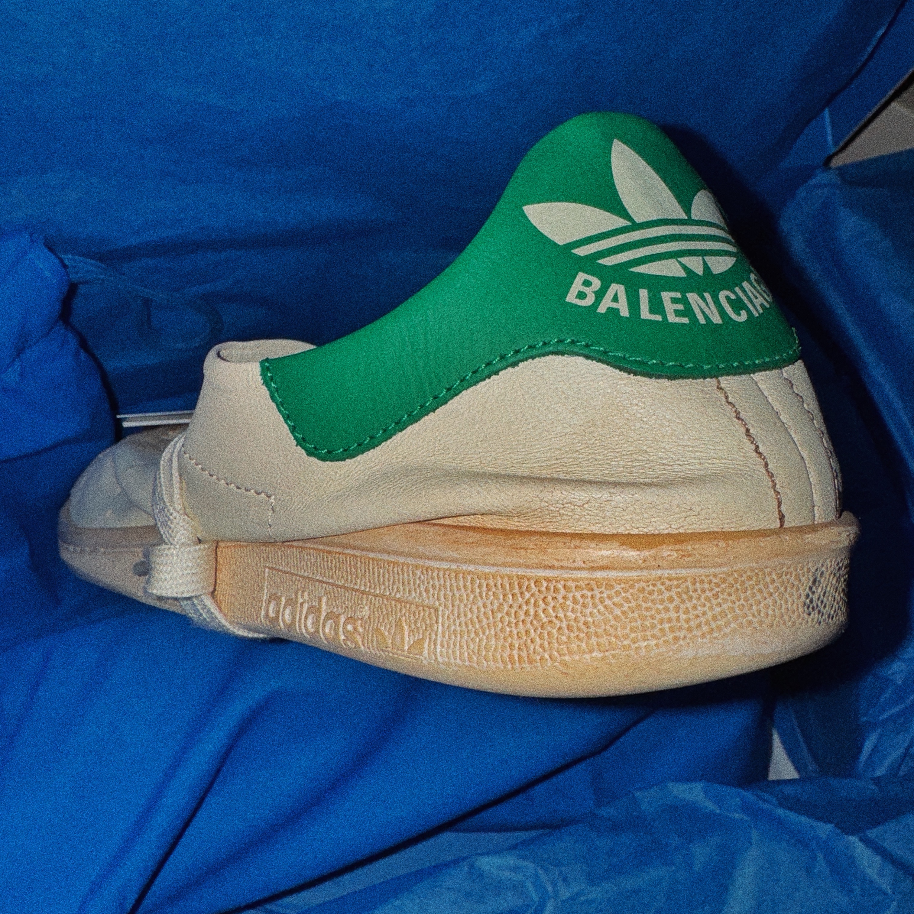 Balenciaga x Adidas Stan Smith Worn Out White Green 착용 스타일