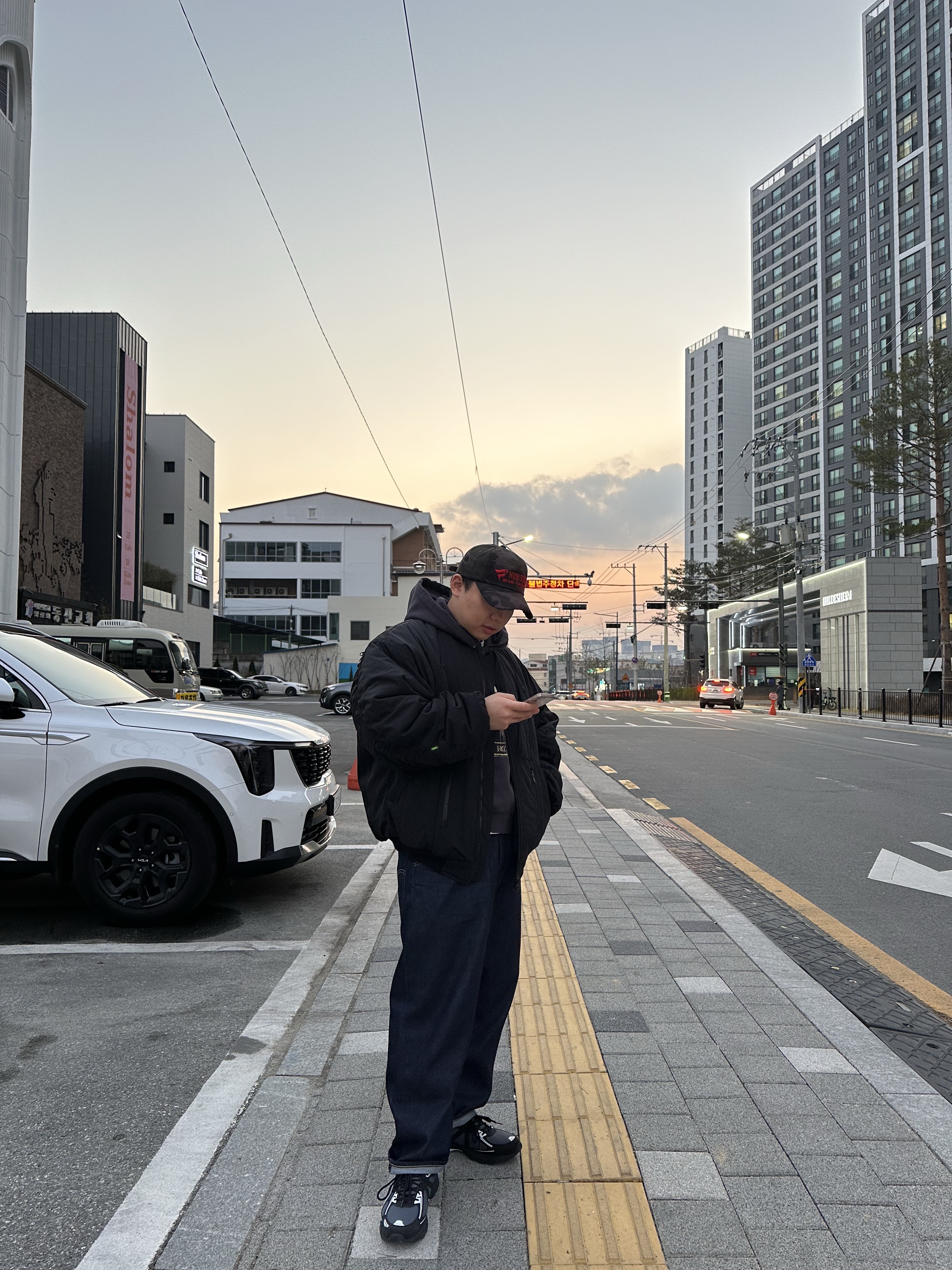 Asics Gel-Venture 6 Carrier Grey, Undermycar Juggernaut Double Back Zip Steroid Bomber Triple Black - 23SS 착용 스타일 - 1