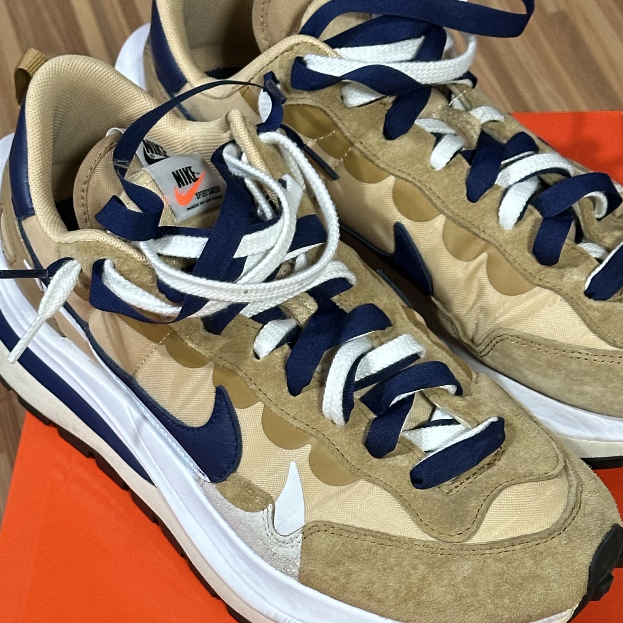 Nike x Sacai VaporWaffle Sesame and Blue Void 착용 스타일