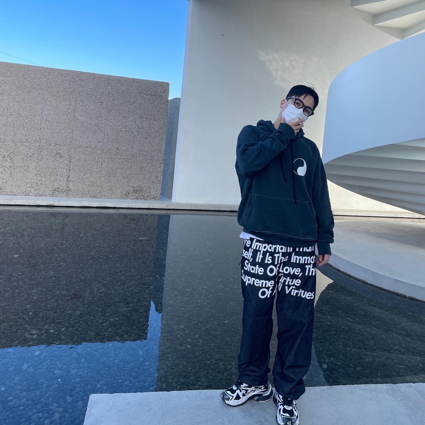 Supreme x Comme des Garcons Junya Watanabe Man Gore-Tex Denim Pants Indigo - 21FW, Our Legacy Work Shop Hood Yin Yang Reflective Black 착용 스타일