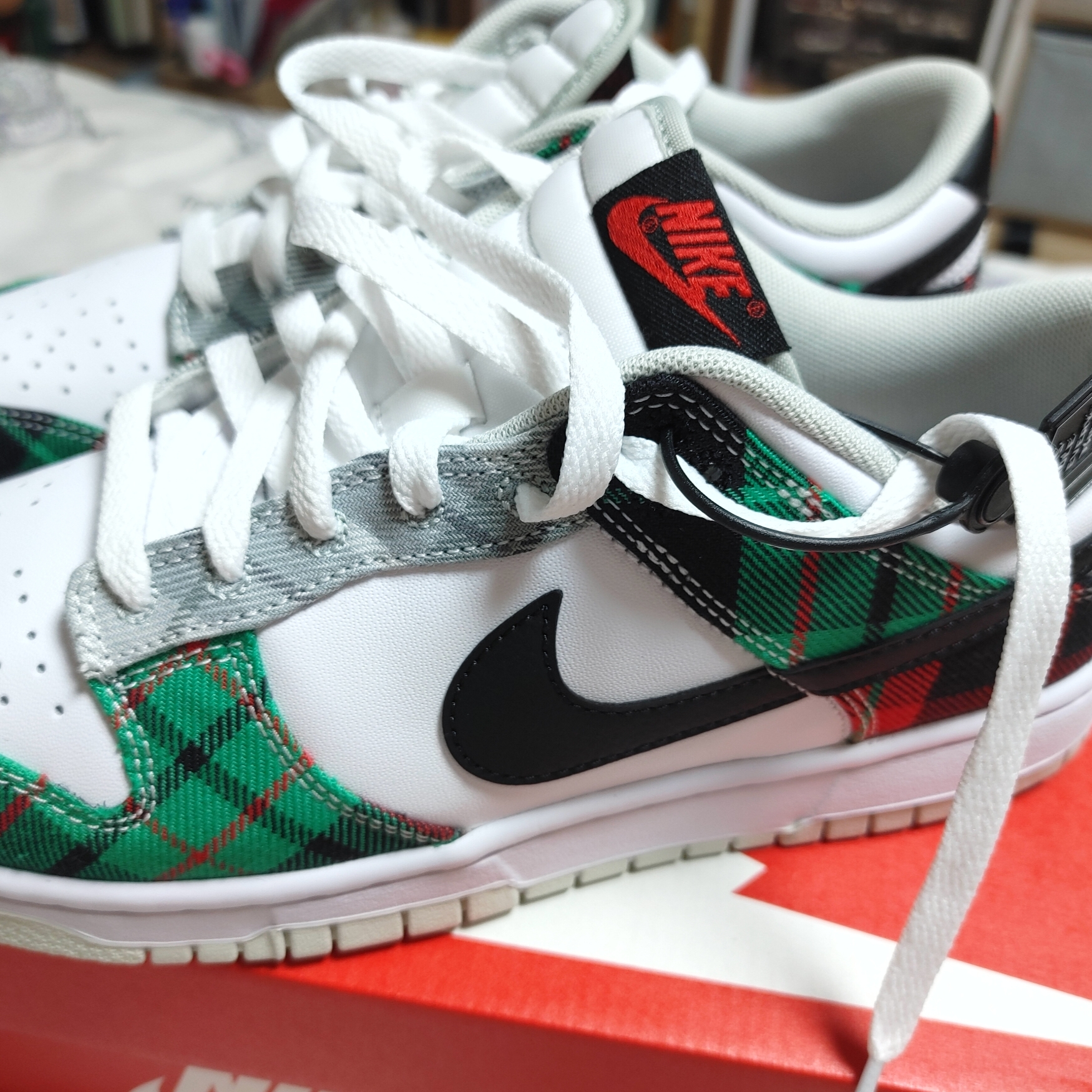 Nike Dunk Low Retro PRM White and Black 착용 스타일 - 1