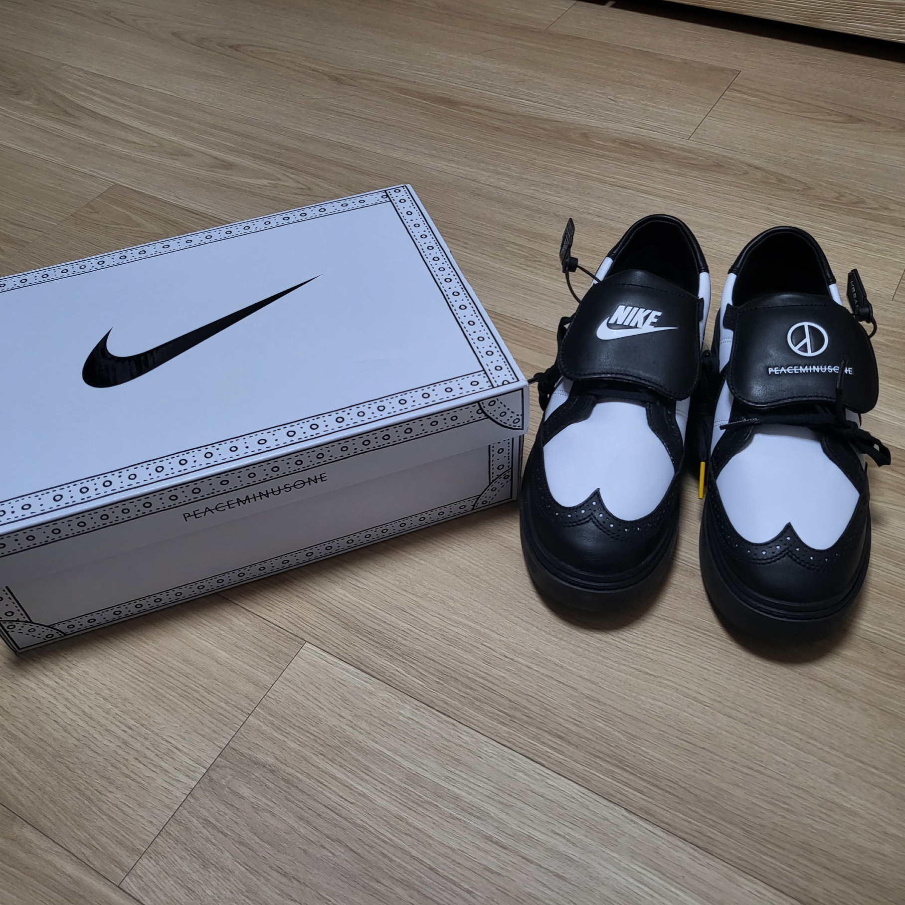 Nike x Peaceminusone Kwondo1 Black and White 착용 스타일 - 1