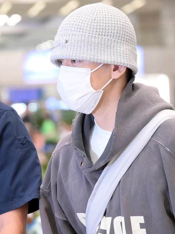 Chrome Hearts Hit & Run Cashmere Beanie Black 착용 스타일 - 2