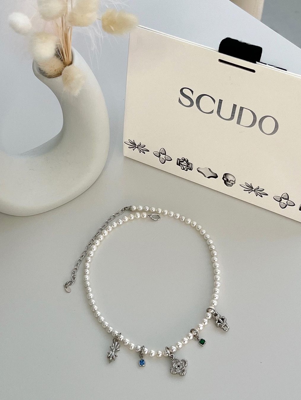 Scudo 10th SCUDO Pearl Crystal Necklace 착용 스타일 - 5