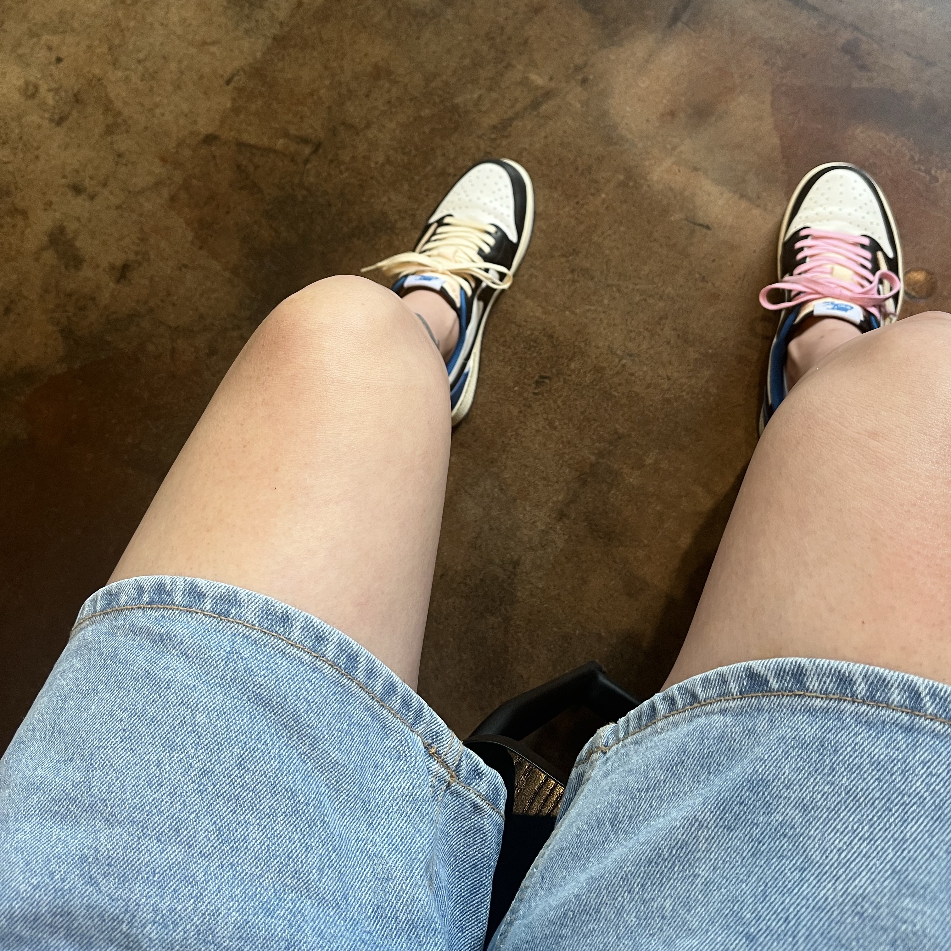 Jordan 1 x Travis Scott x Fragment Retro Low OG SP Military Blue 착용 스타일