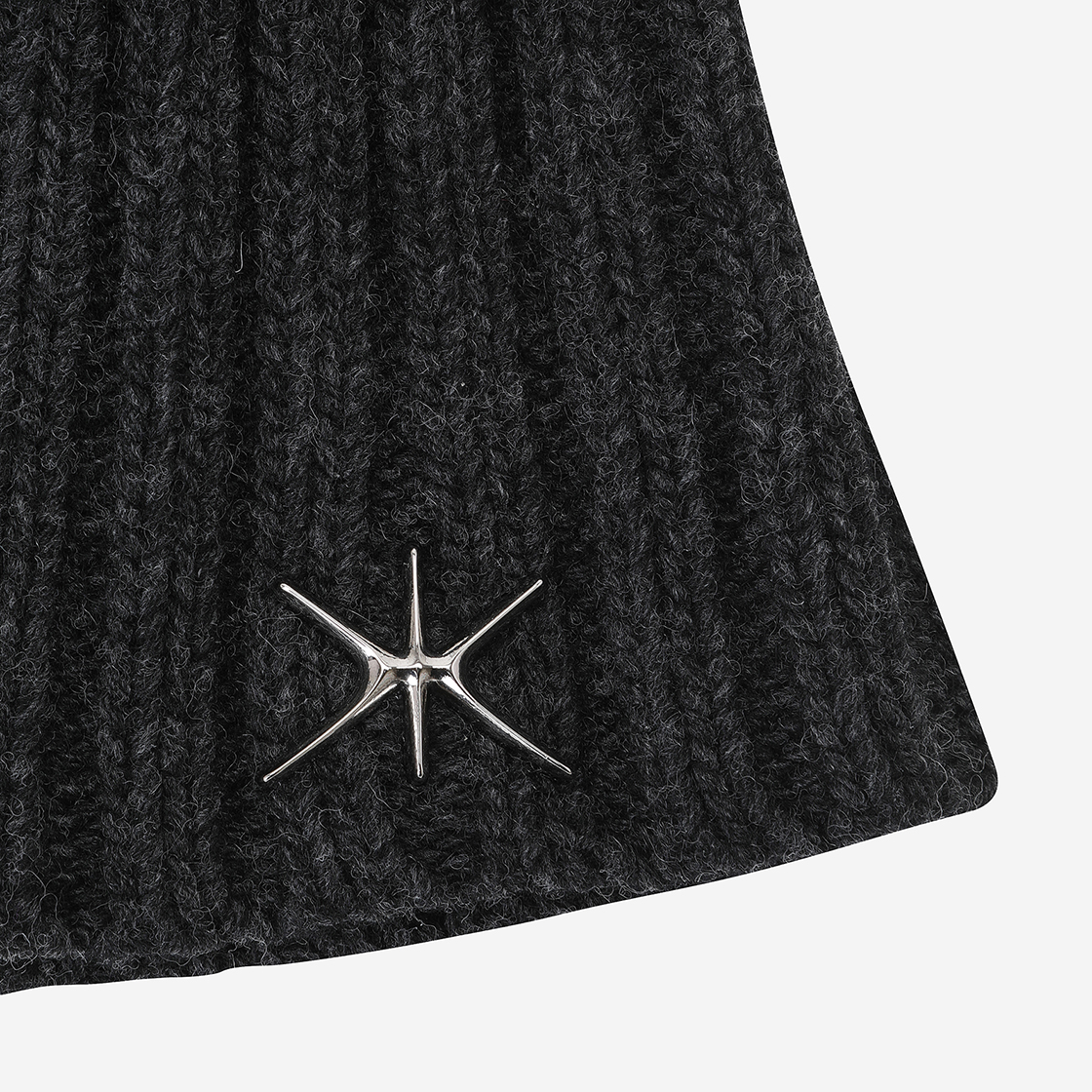 [KREAM 단독] 윤세 해치 로고 비니 다크 그레이([KREAM 단독] Yunse Hatch Logo Beanie Dark Grey) - 3