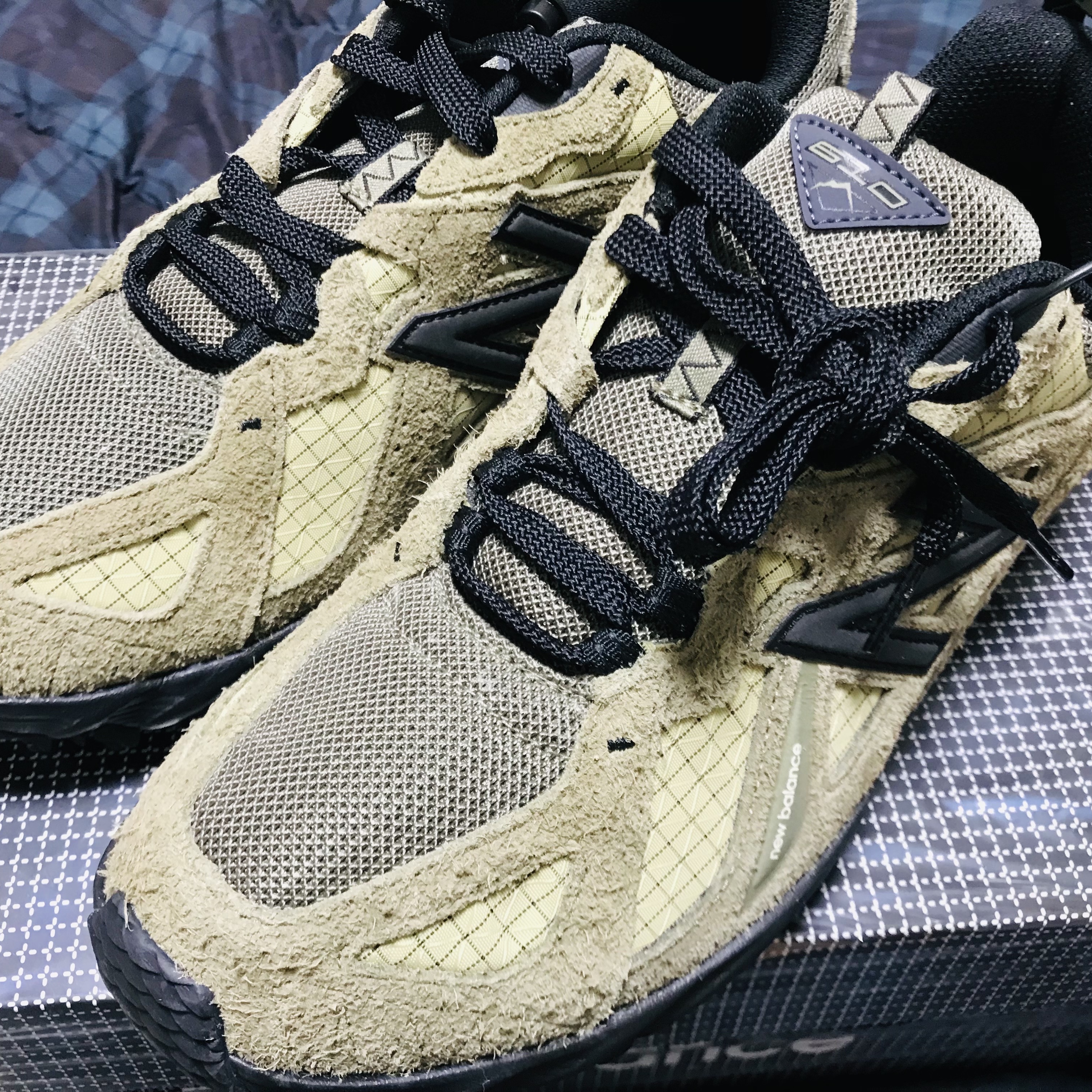 New Balance x Cayl ML610TCL Covert Green 착용 스타일