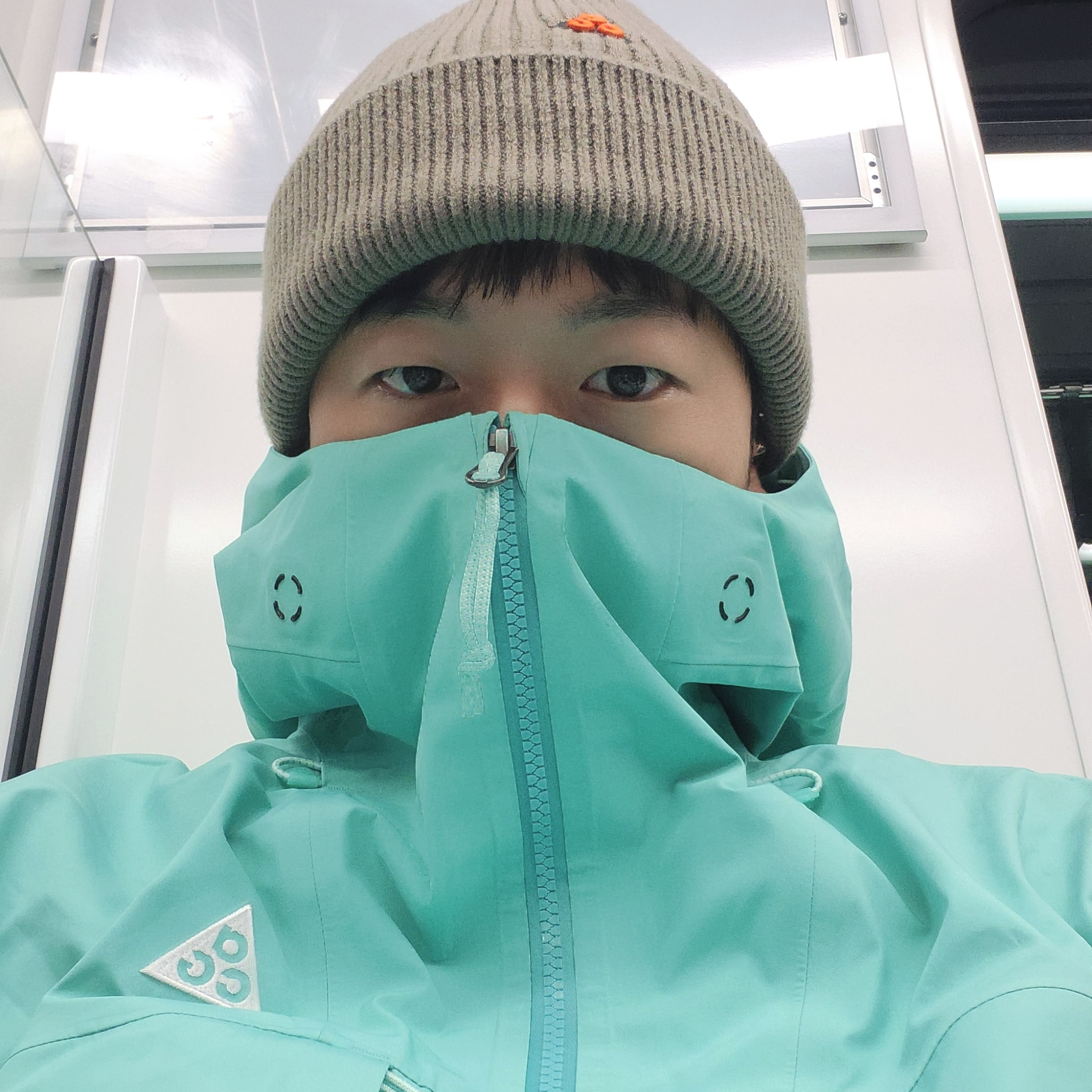 Nike NRG ACG Cuffed Beanie Olive Grey, Nike ACG Storm-Fit ADV Gore-Tex Misery Ridge Jacket Light Menta - Asia 착용 스타일 - 1