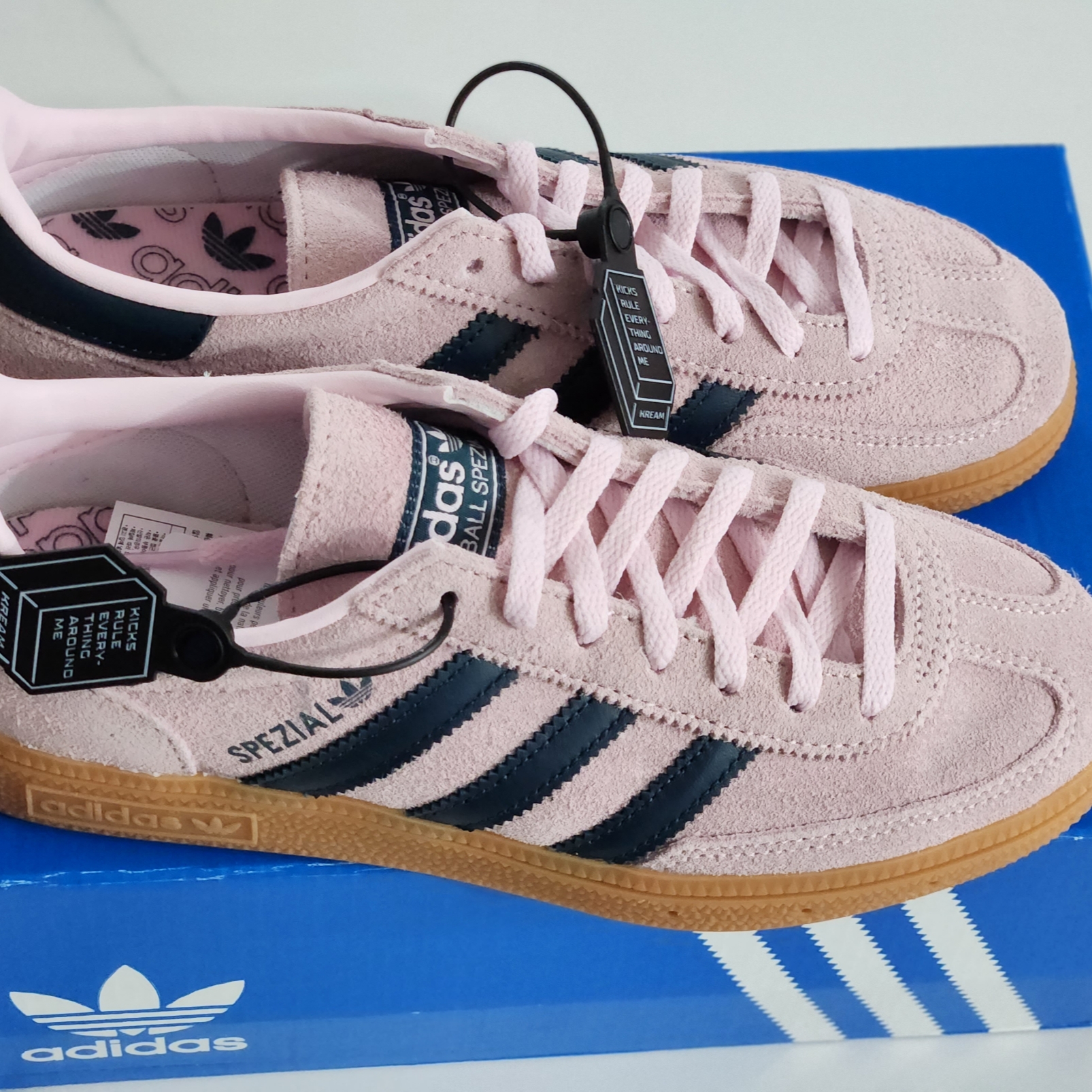 (W) Adidas Spezial Handball Clear Pink 착용 스타일
