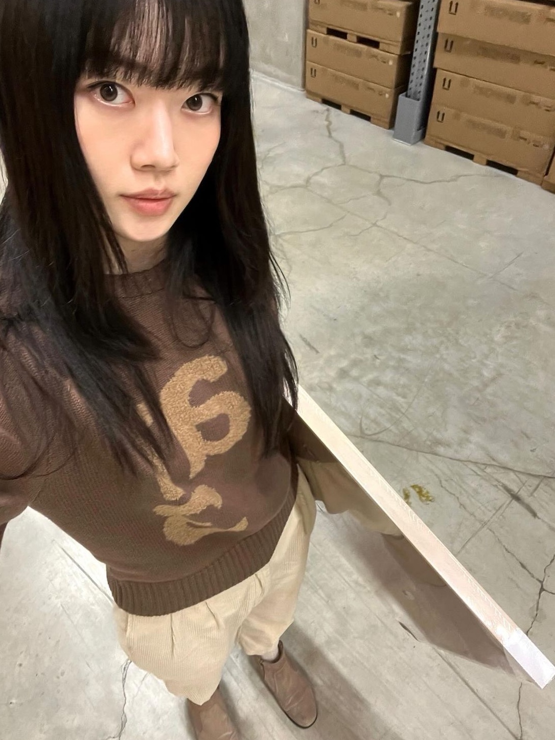 [KREAM 단독] Safarispot Basic Safari Knit Brown, [KREAM 단독] Safarispot Women Basic Safari Knit Brown 착용 스타일