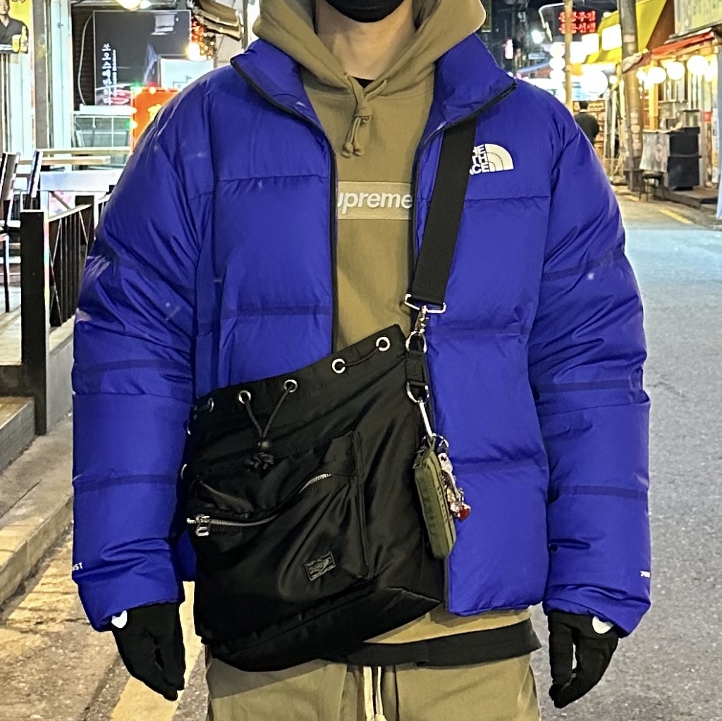 The North Face RMST Nuptse Jacket Lapis Blue, Supreme Box Logo Hooded Sweatshirt Dark Sand - 23FW 착용 스타일 - 2