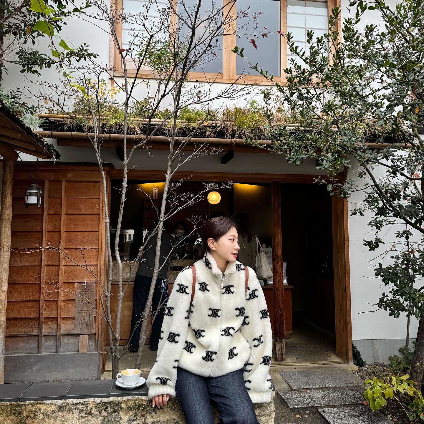 Miu Miu Gingham Check Wool Scrunchie Black White, Celine Mini Backpack Folco in Triomphe Canvas and Calfskin Tan 착용 스타일 - 1