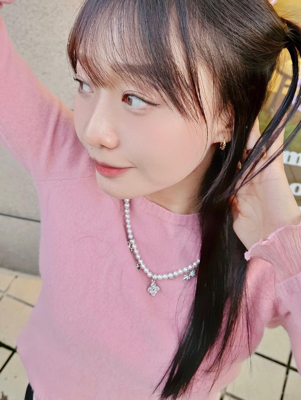 Scudo 10th SCUDO Pearl Crystal Necklace 착용 스타일 - 4