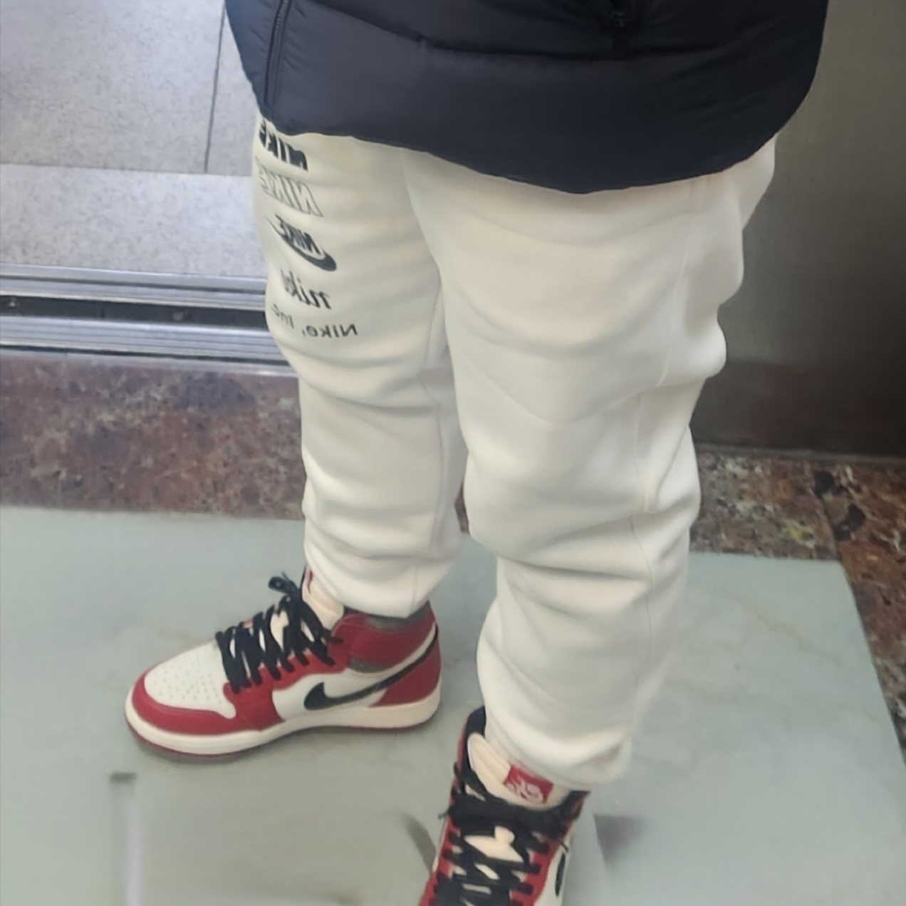 Jordan 1 Retro High OG Chicago 2022, Nike Club Fleece Pants Phantom - Asia 착용 스타일