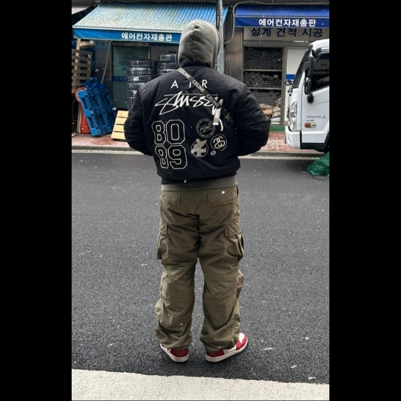 Jordan 1 Retro High OG Chicago 2022, Nike x Stussy Reversible Jacket Black (FJ9153-010) 착용 스타일