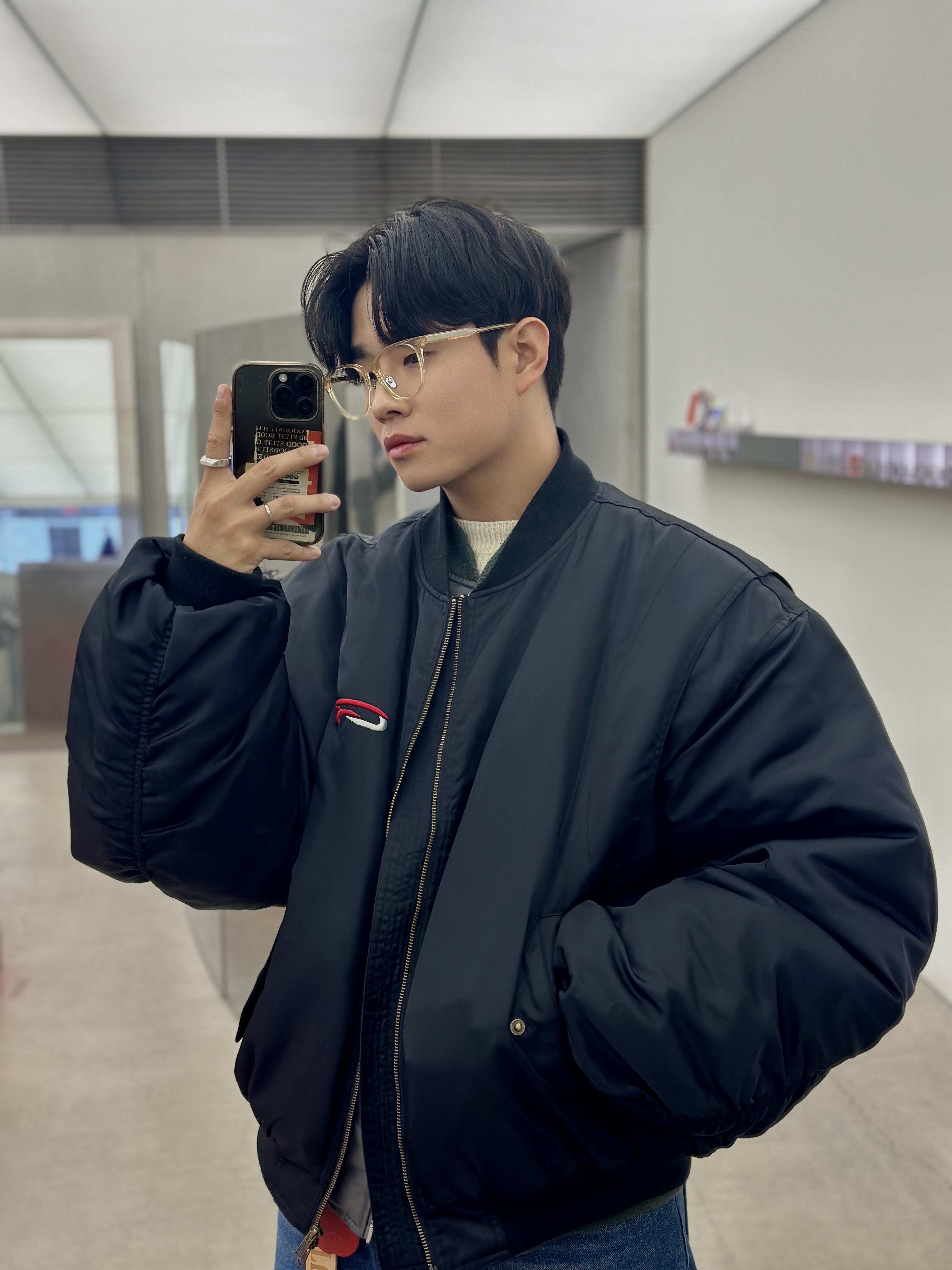 Civision by CSC Leather Mix Bomber Jacket Black 착용 스타일 - 1