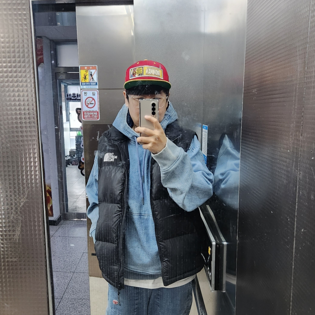 Diesel D-Um-Rib Track Denim Hoodie Grey 착용 스타일