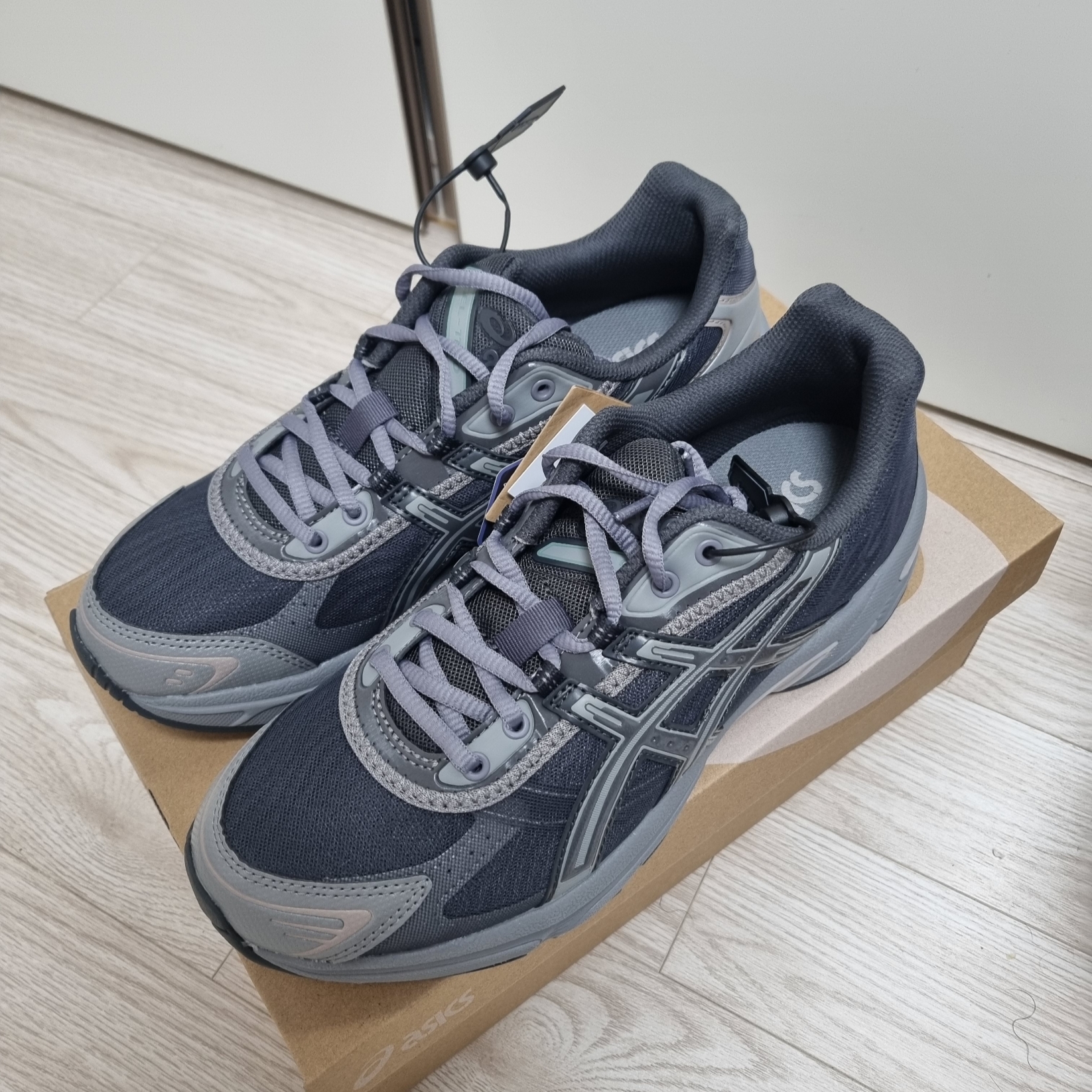 Asics Gel-1130 RE Obsidian Grey 착용 스타일 - 2