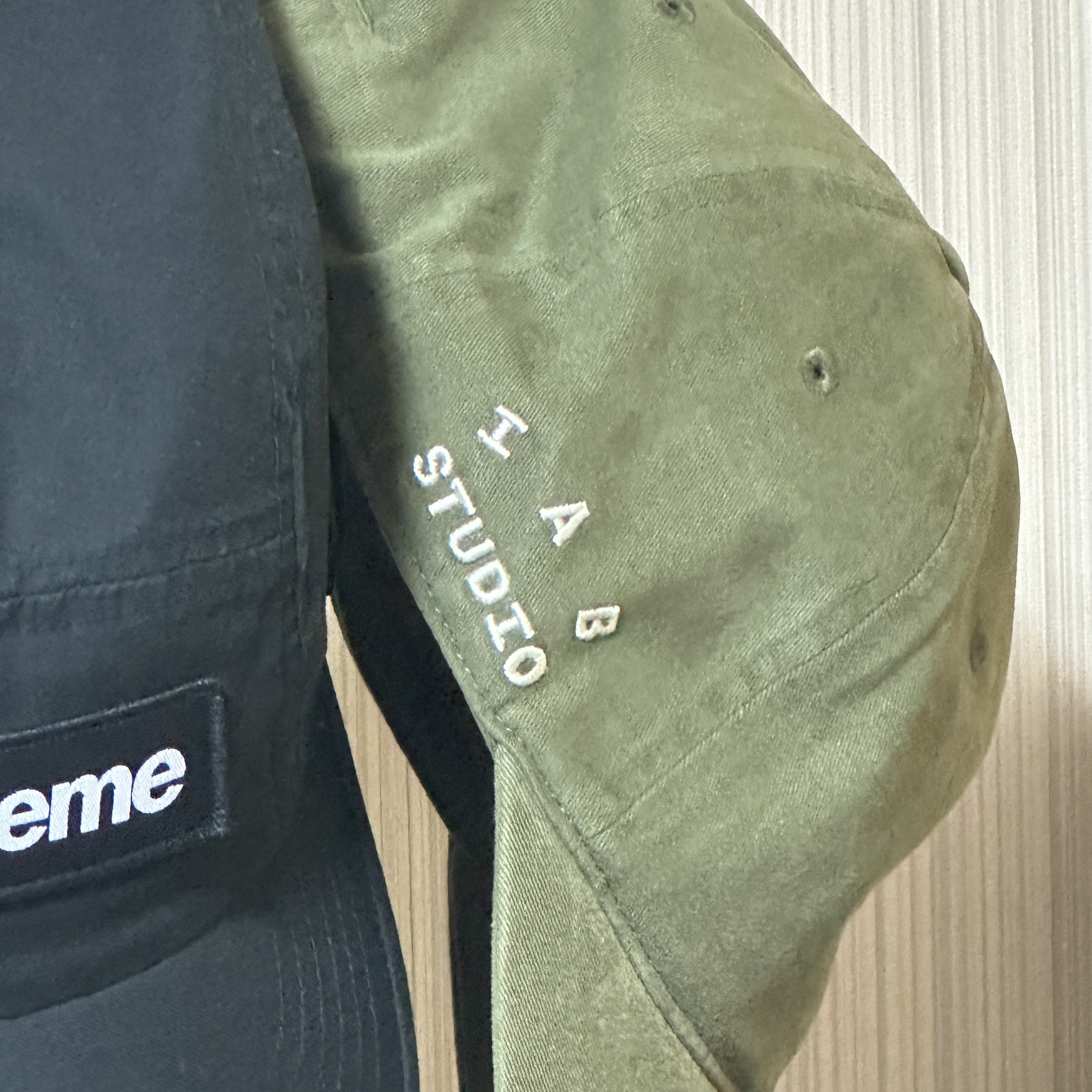 IAB Studio x D.P. Washed Cap Ash Green, Supreme Military Camp Cap Black - 22FW 착용 스타일 - 2