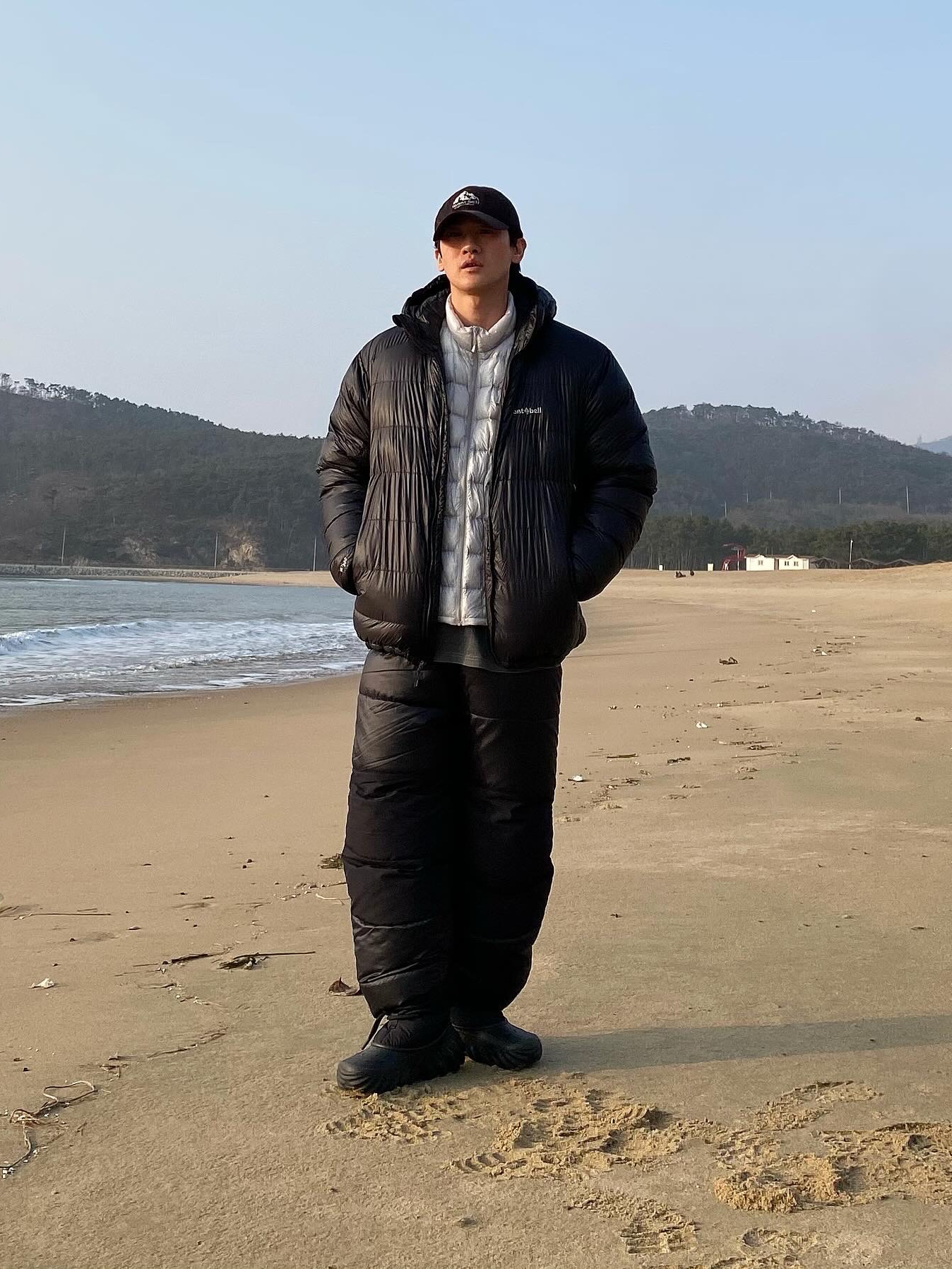Montbell Plasma 1000 Alpine Down Parka Black, Montbell Superior Down Parka Black 착용 스타일 - 1
