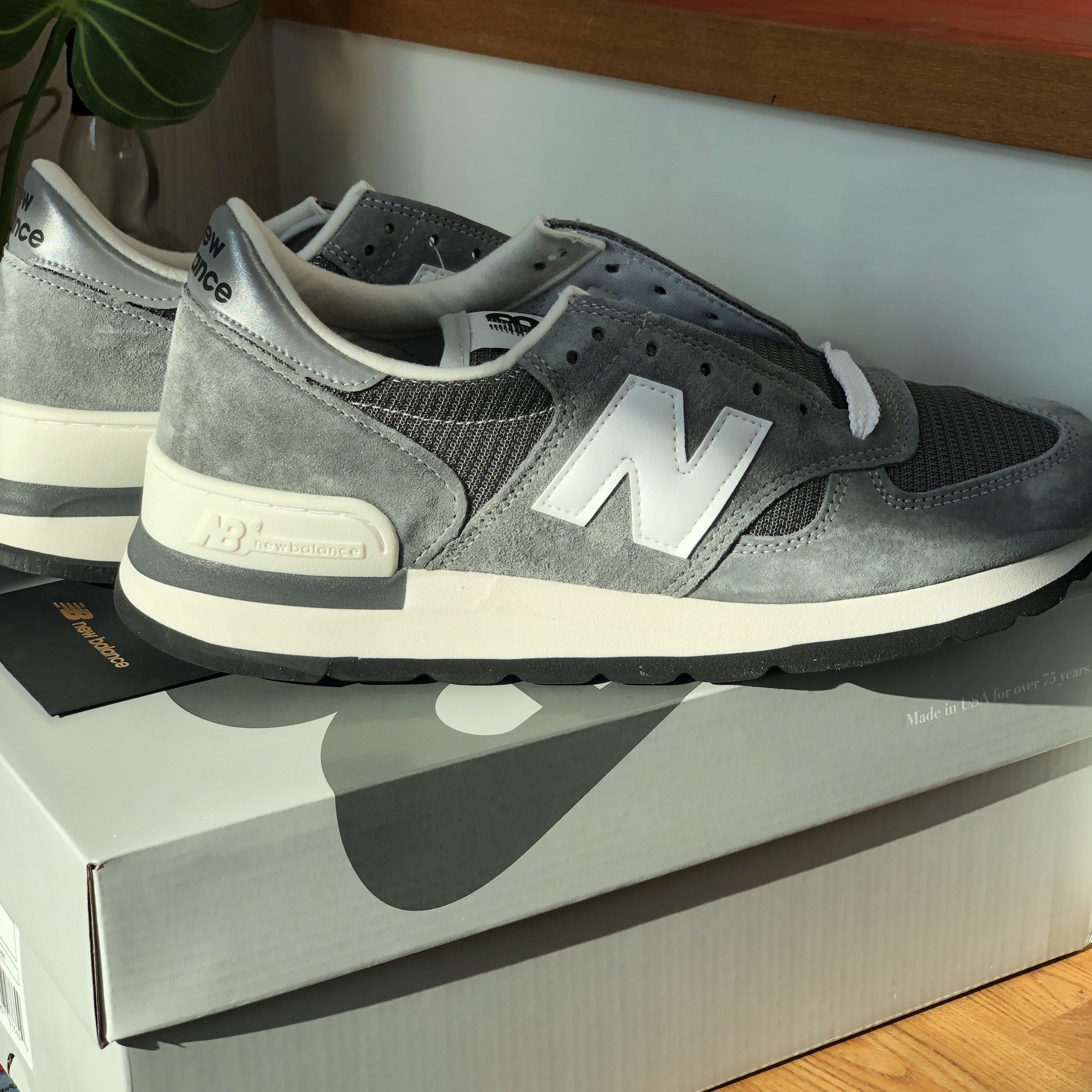 New Balance 990v1 Made in USA Grey White 착용 스타일