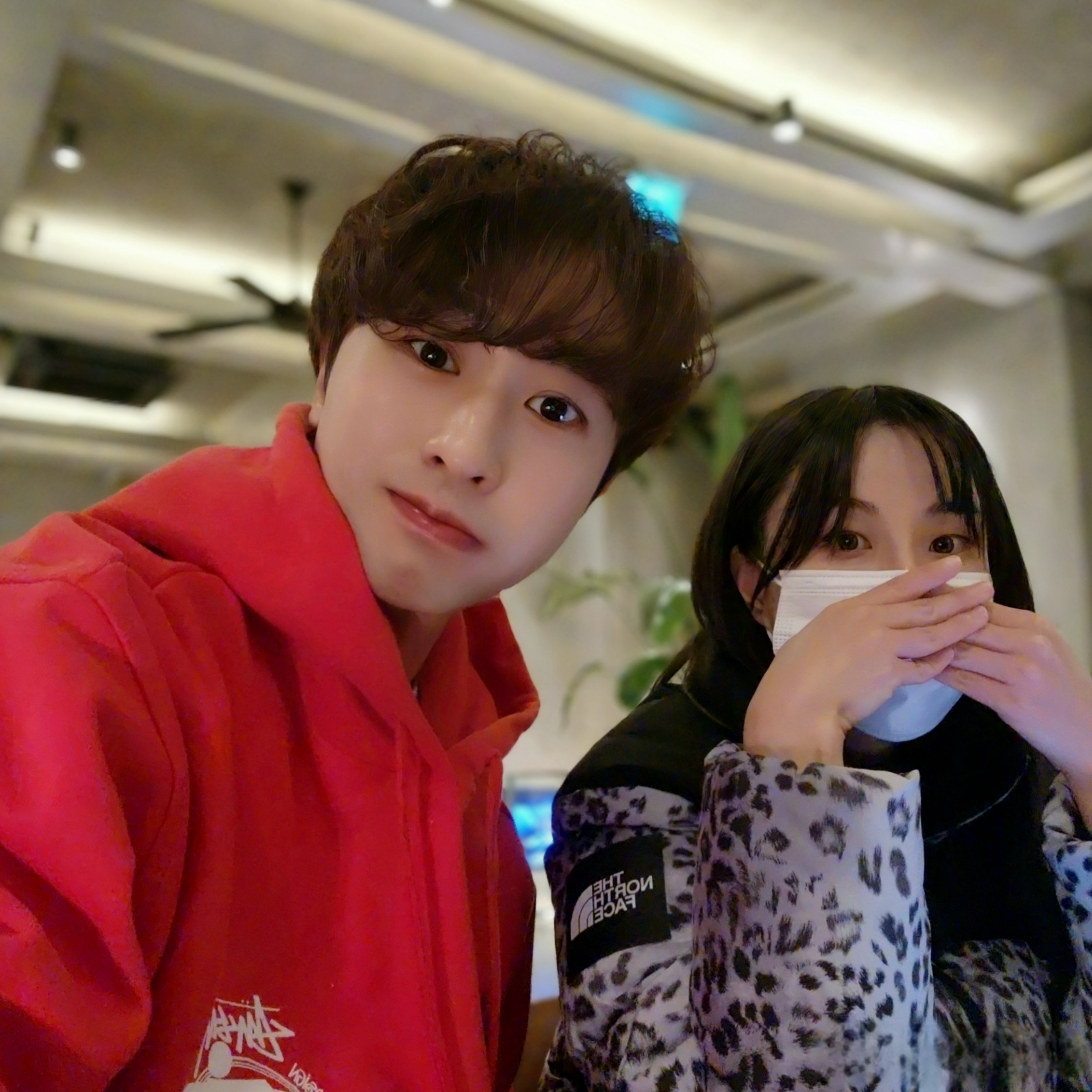 The North Face White Label Novelty Nuptse Down Jacket P Yellow, Stussy Beach Roots Hoodie Red 착용 스타일 - 6