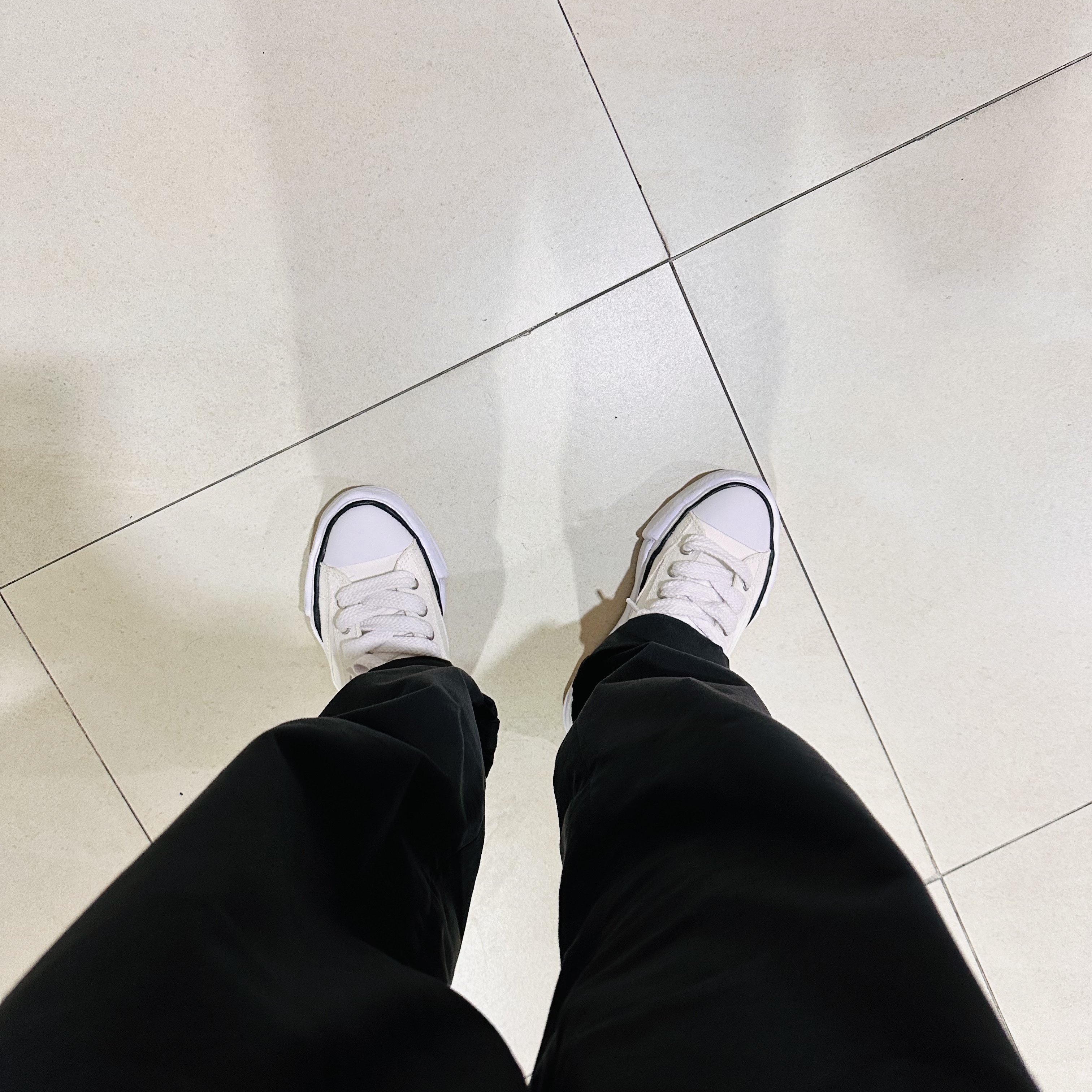 Maison Mihara Yasuhiro Peterson OG Sole Canvas Low Sneakers White 착용 스타일