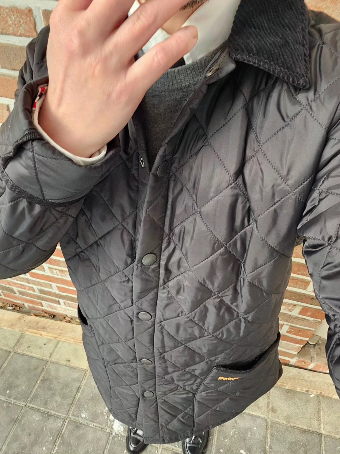 Barbour Heritage Liddesdale Quilted Jacket Black, Thom Browne Fine Merino Wool Stitch 4-Bar Classic Crewneck Pullover Knit Medium Grey 착용 스타일 - 3