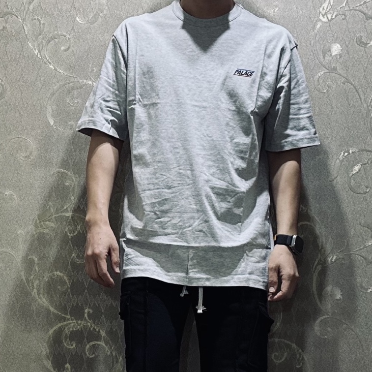 Palace Basically A T-Shirt Grey Marl 착용 스타일