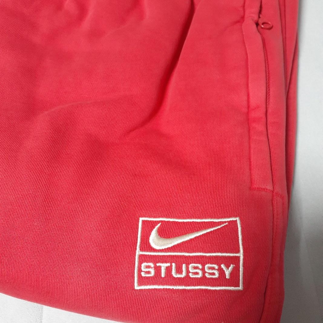 Nike x Stussy Pigment Dyed Fleece Pants Habanero Red (FJ9157-642) 착용 스타일