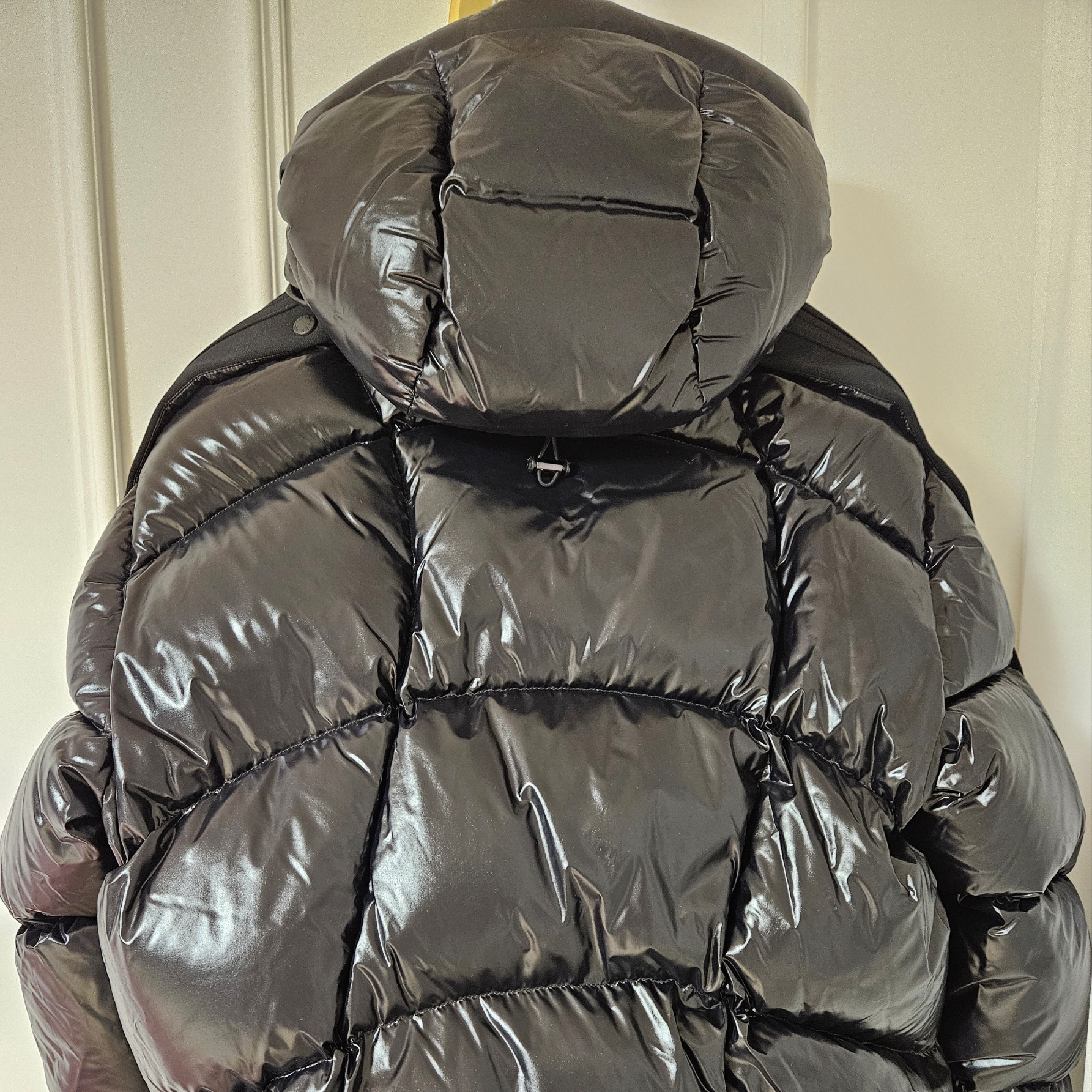 Moncler x Adidas Beiser Short Down Jacket Black - 23FW 착용 스타일 - 6