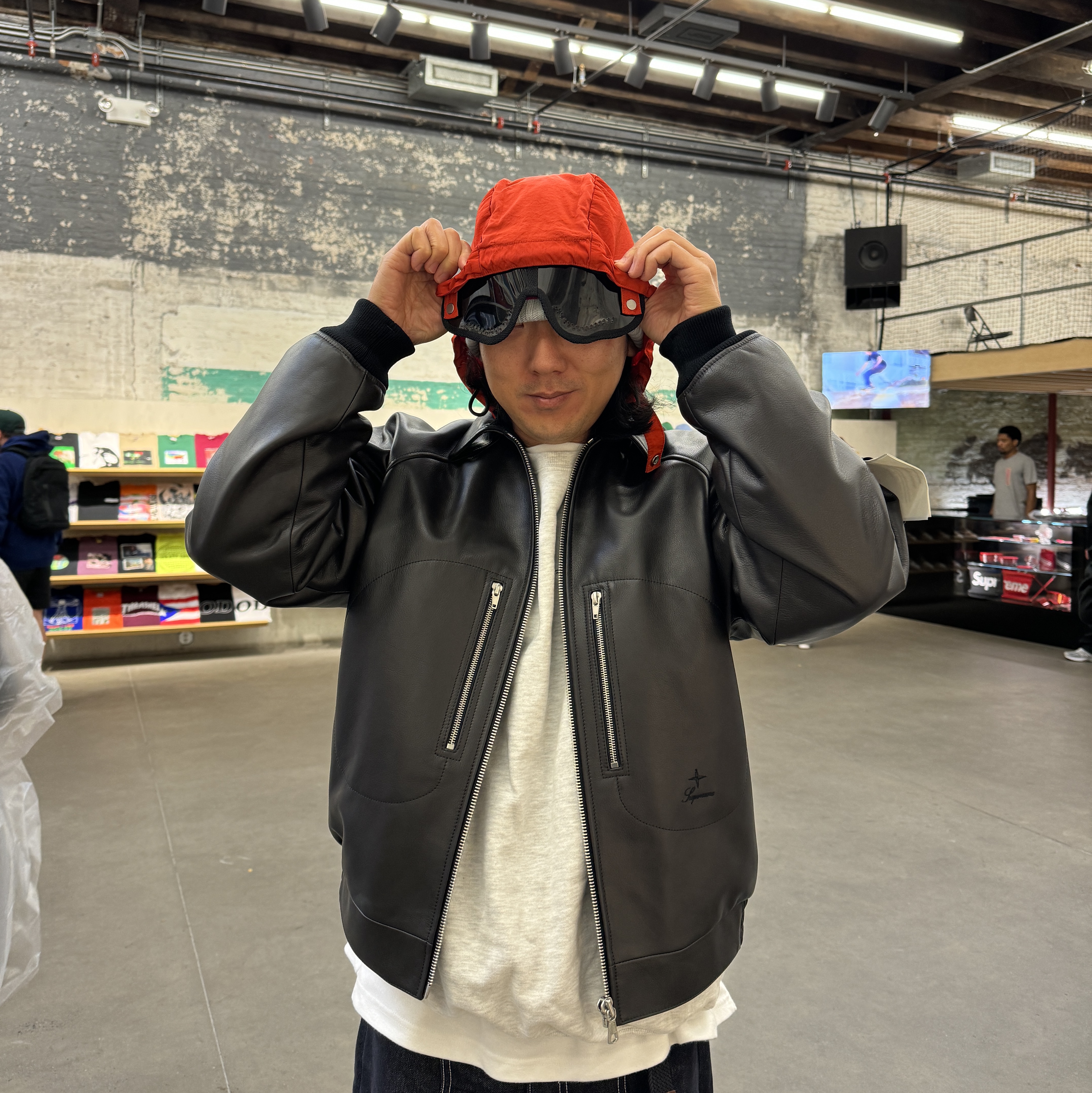 Supreme x Stone Island Leather Bomber Jacket Black - 23FW 착용 스타일 - 3