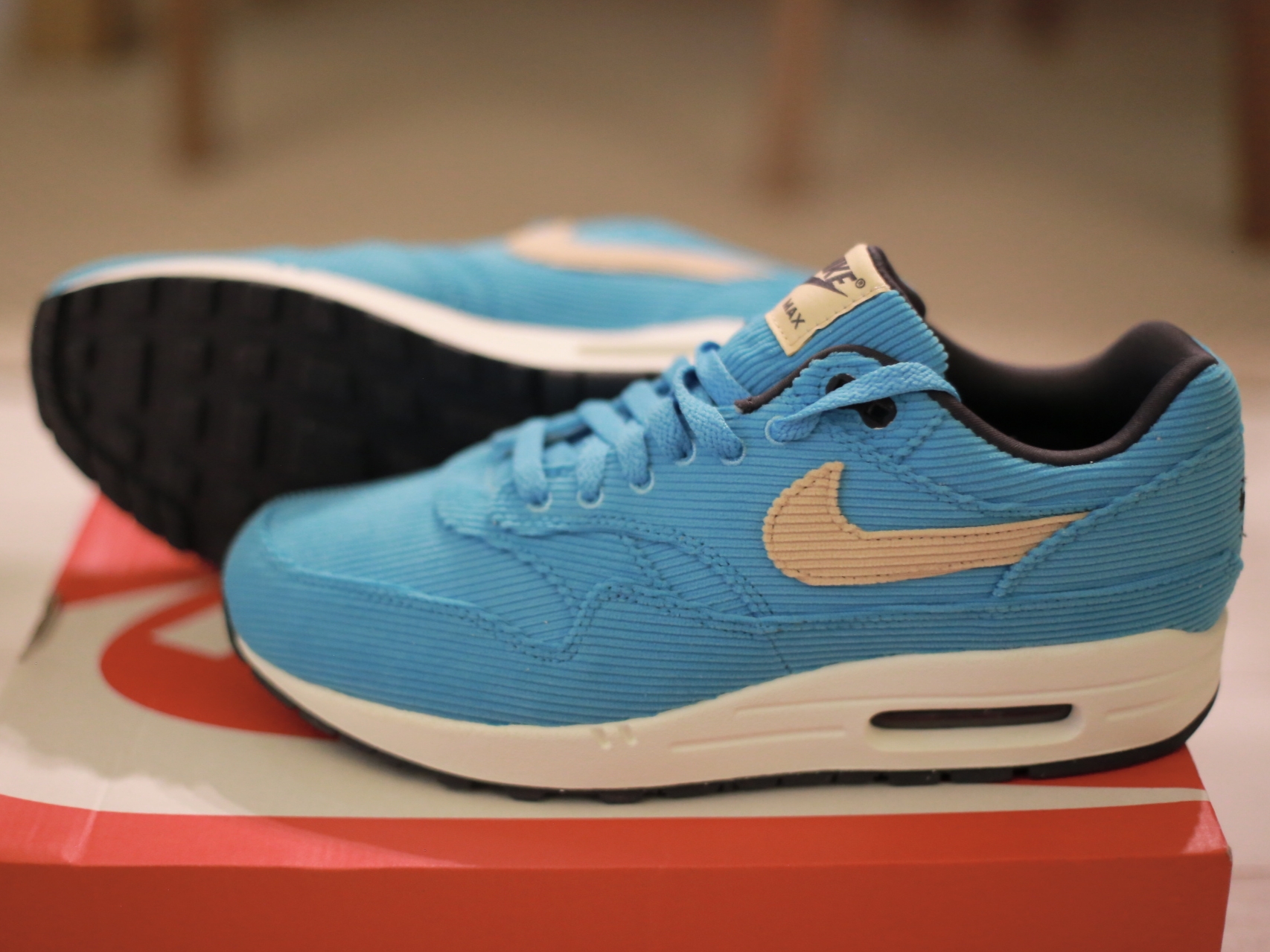 Nike Air Max 1 Premium Corduroy 착용 스타일 - 4