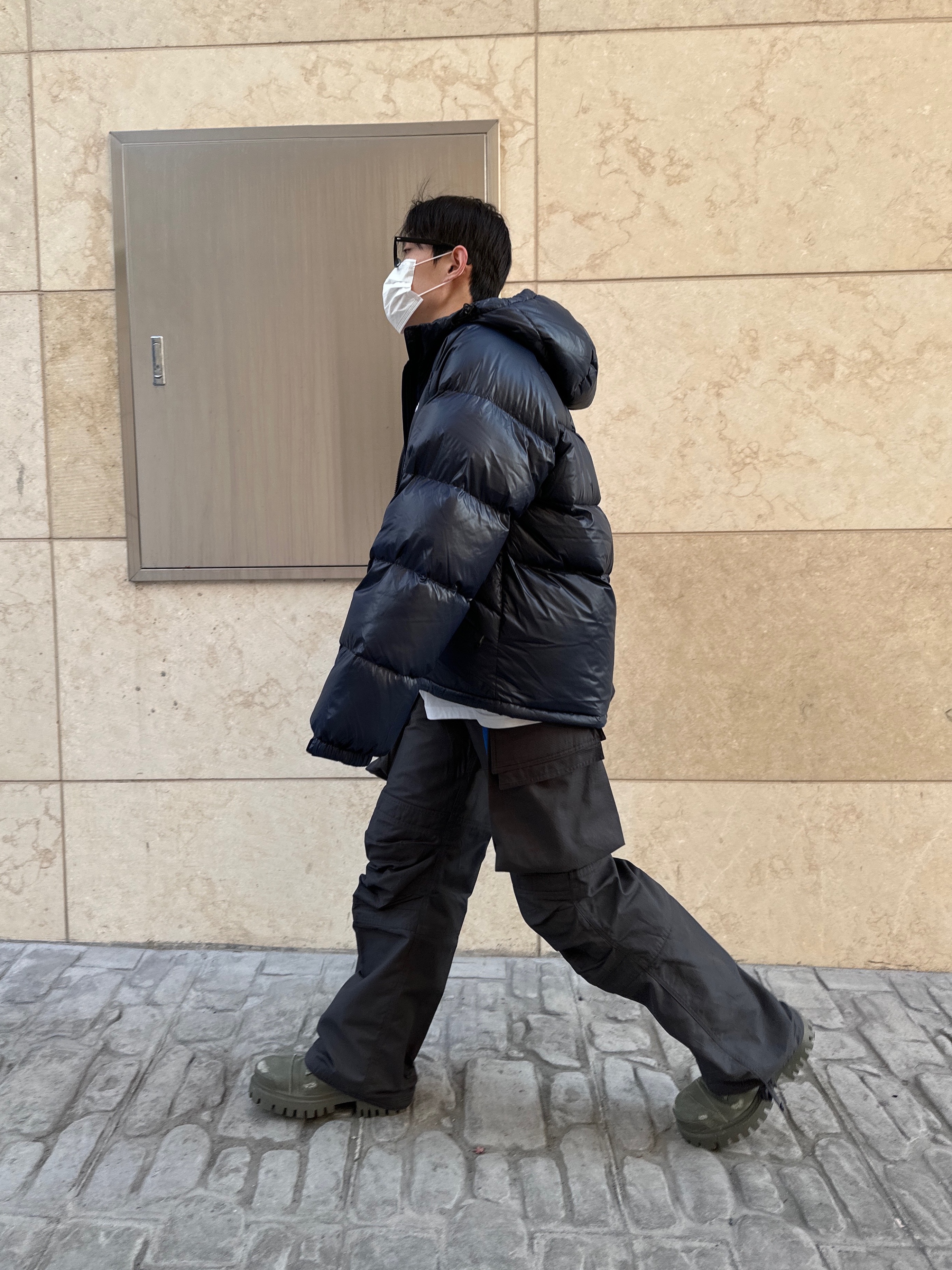 Balenciaga Combat Strike 20mm Boot Kaki 착용 스타일 - 3