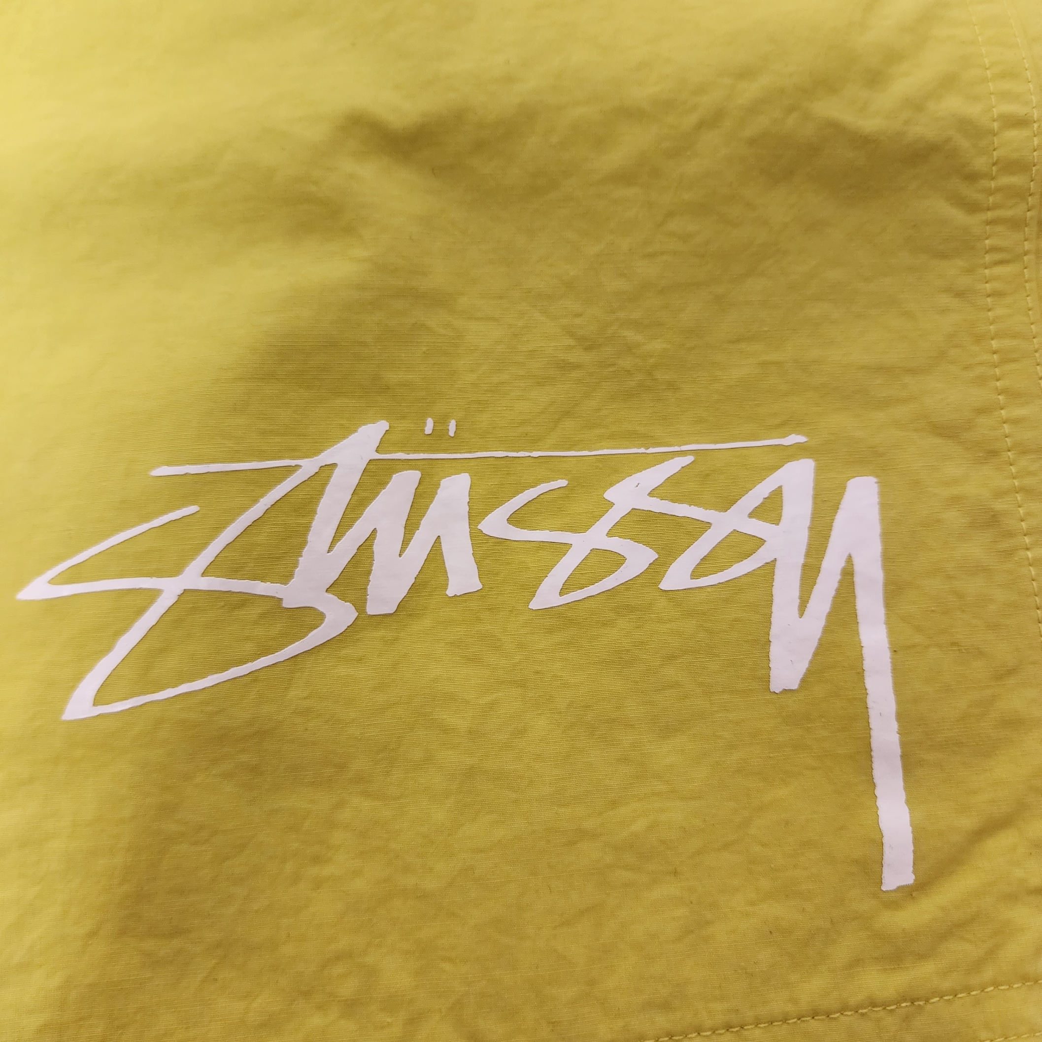Nike x Stussy Shorts High Voltage (FJ9167-344) 착용 스타일 - 3