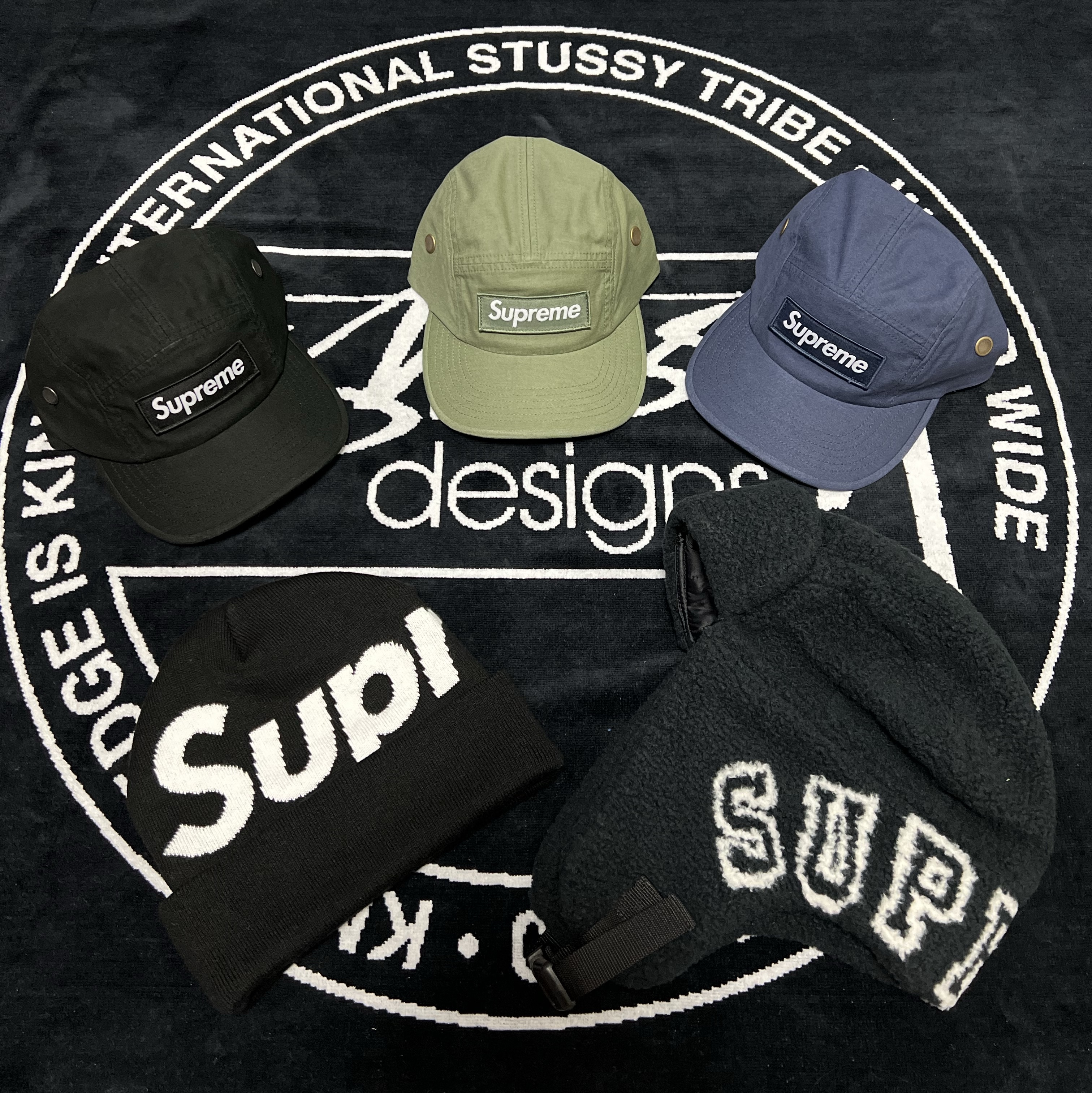Supreme Shearling Trooper Black - 23FW, Supreme Big Logo Beanie Black 착용 스타일