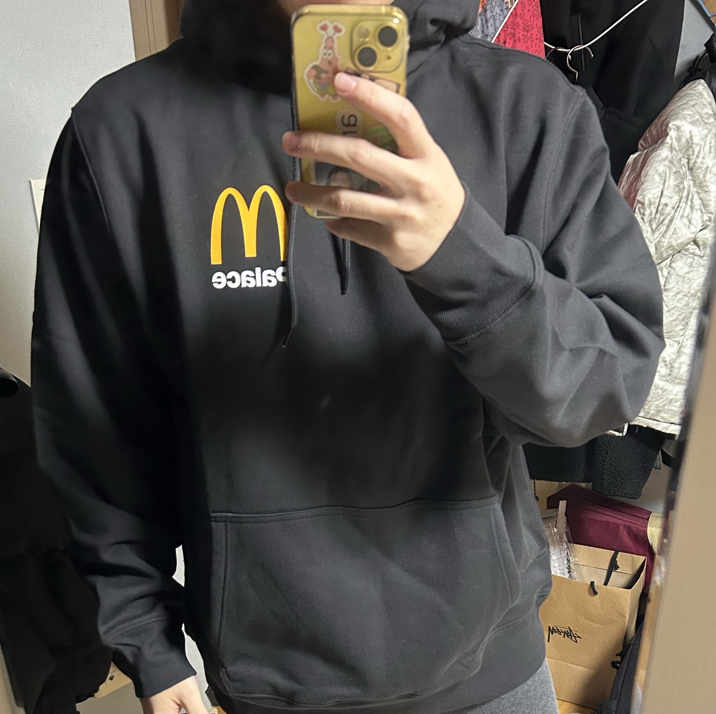 Palace x McDonald's Logo Hood Black - 23FW 착용 스타일